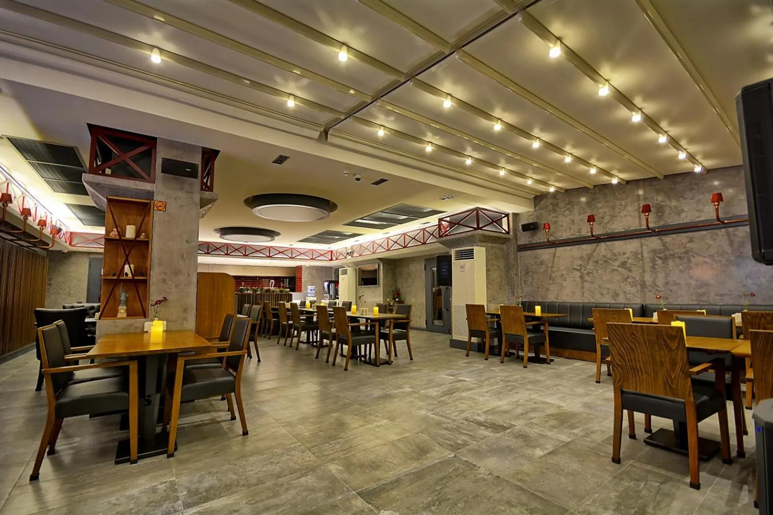 Restaurant/places to eat in Samir Deluxe Hotel