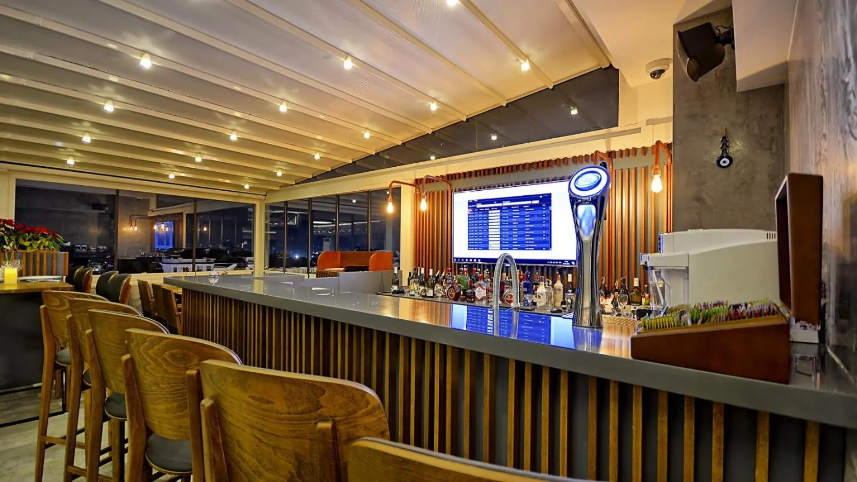 Restaurant/places to eat in Samir Deluxe Hotel