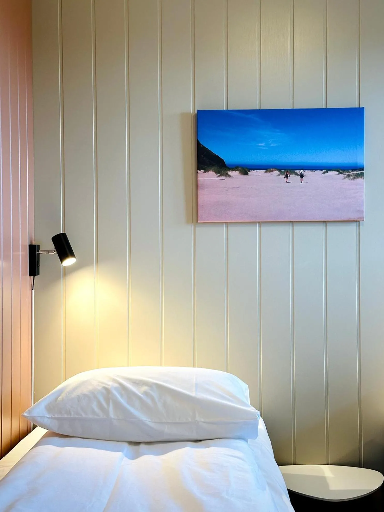 Bed in Reinefjorden Sjøhus