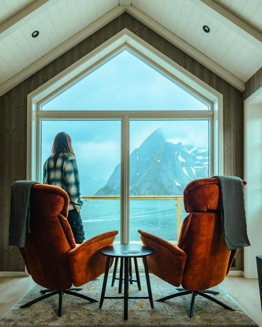 People in Reinefjorden Sjøhus