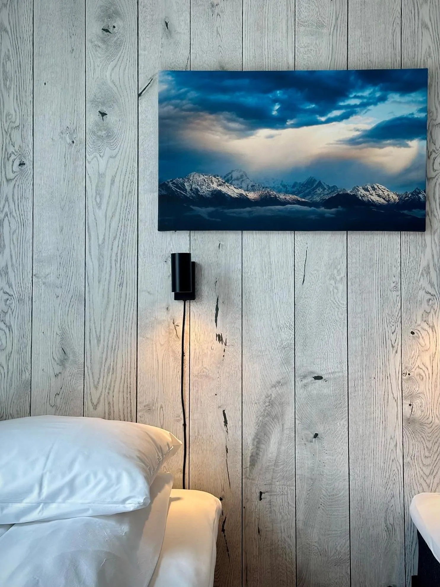 Bed in Reinefjorden Sjøhus