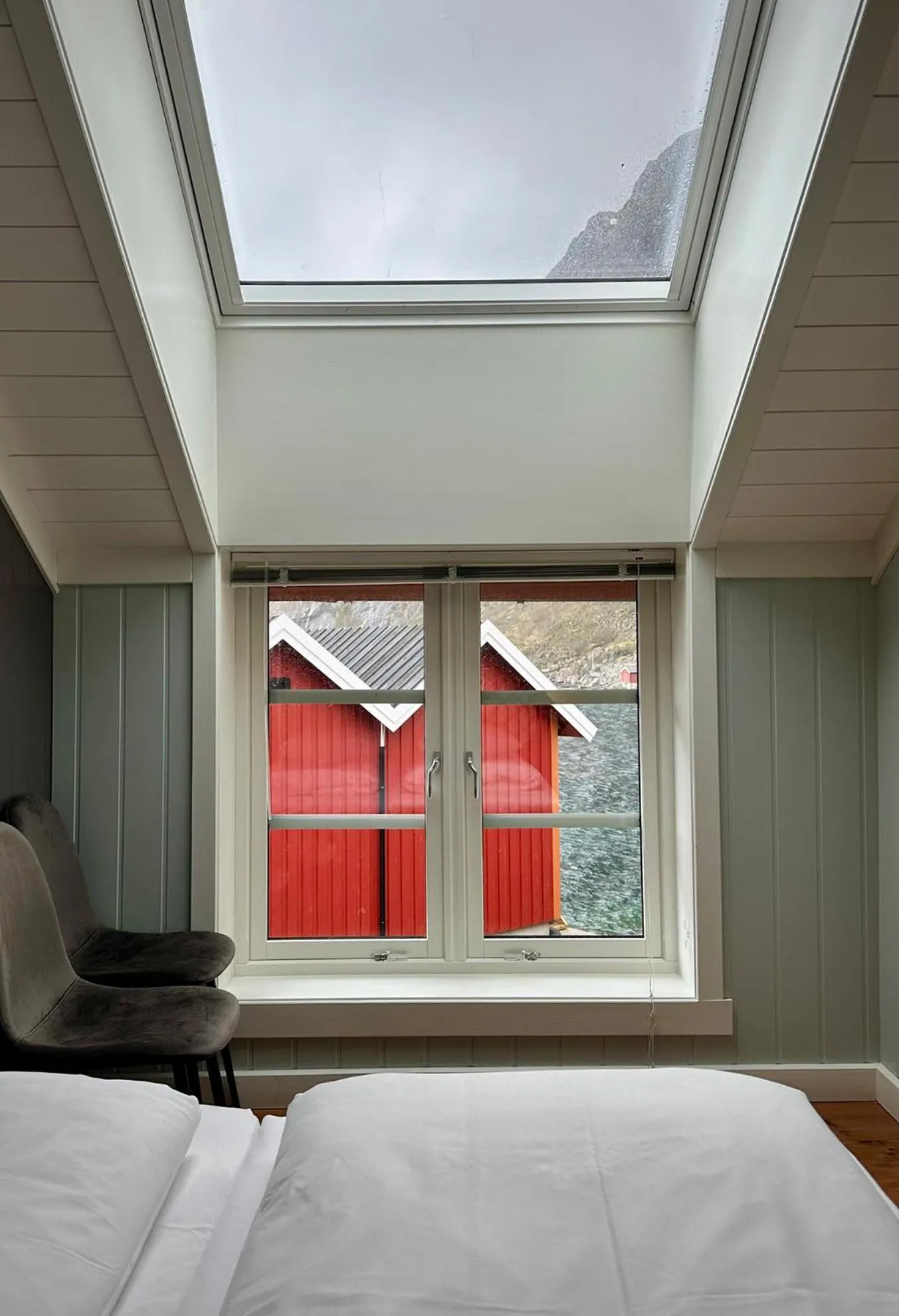 Bed in Reinefjorden Sjøhus