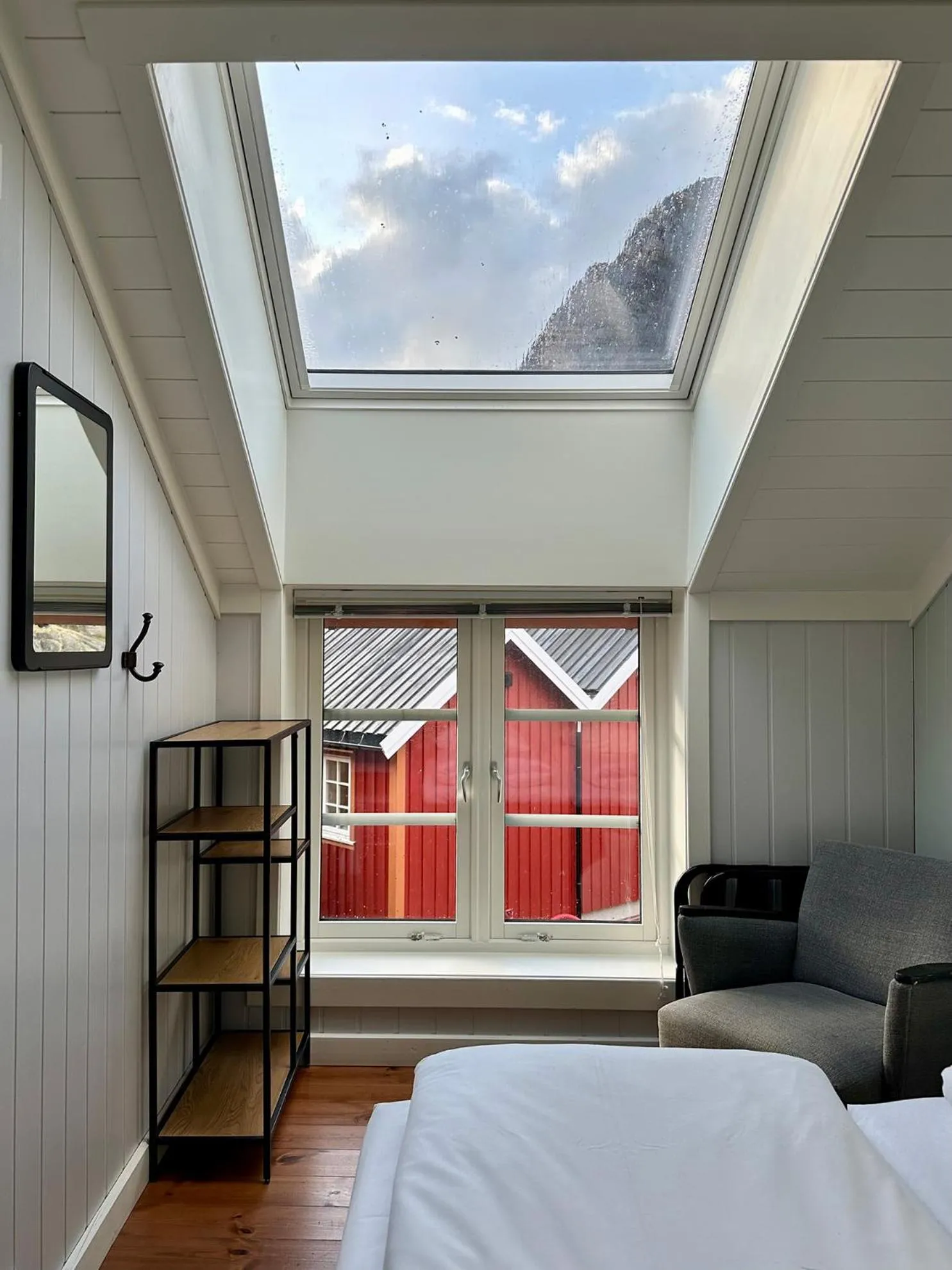 Bed in Reinefjorden Sjøhus