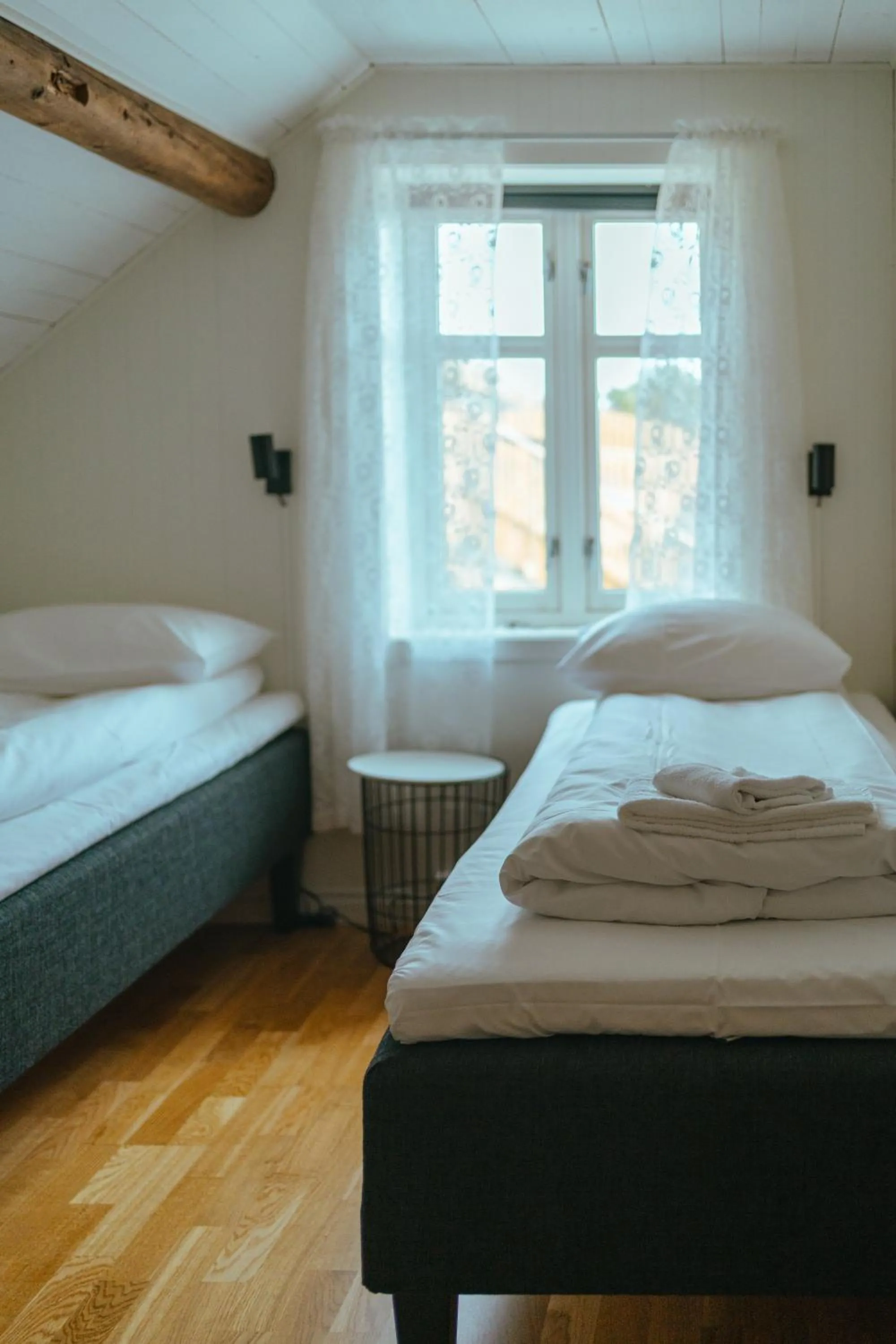 Bed in Reinefjorden Sjøhus