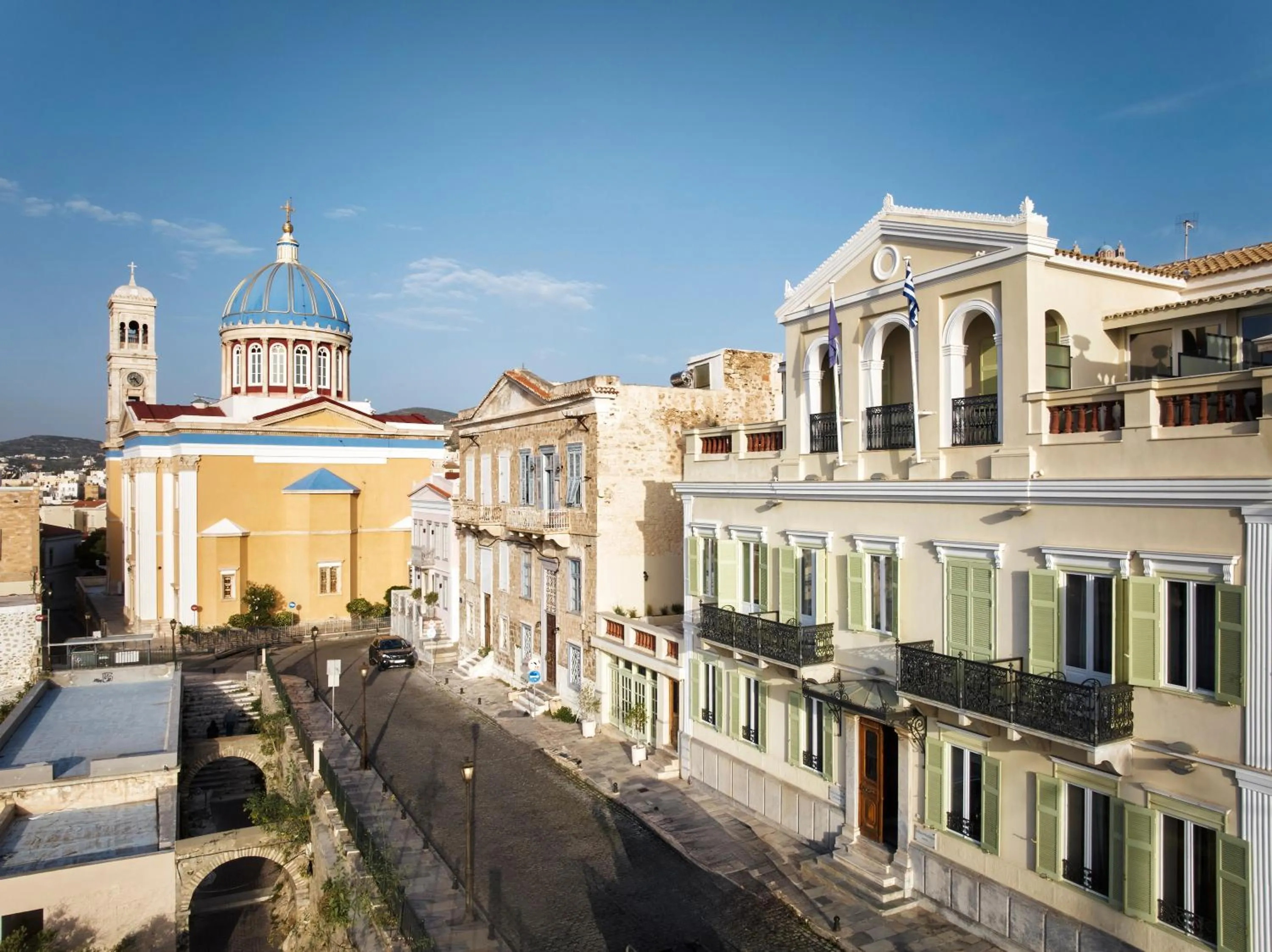 Property building in Syrou Melathron