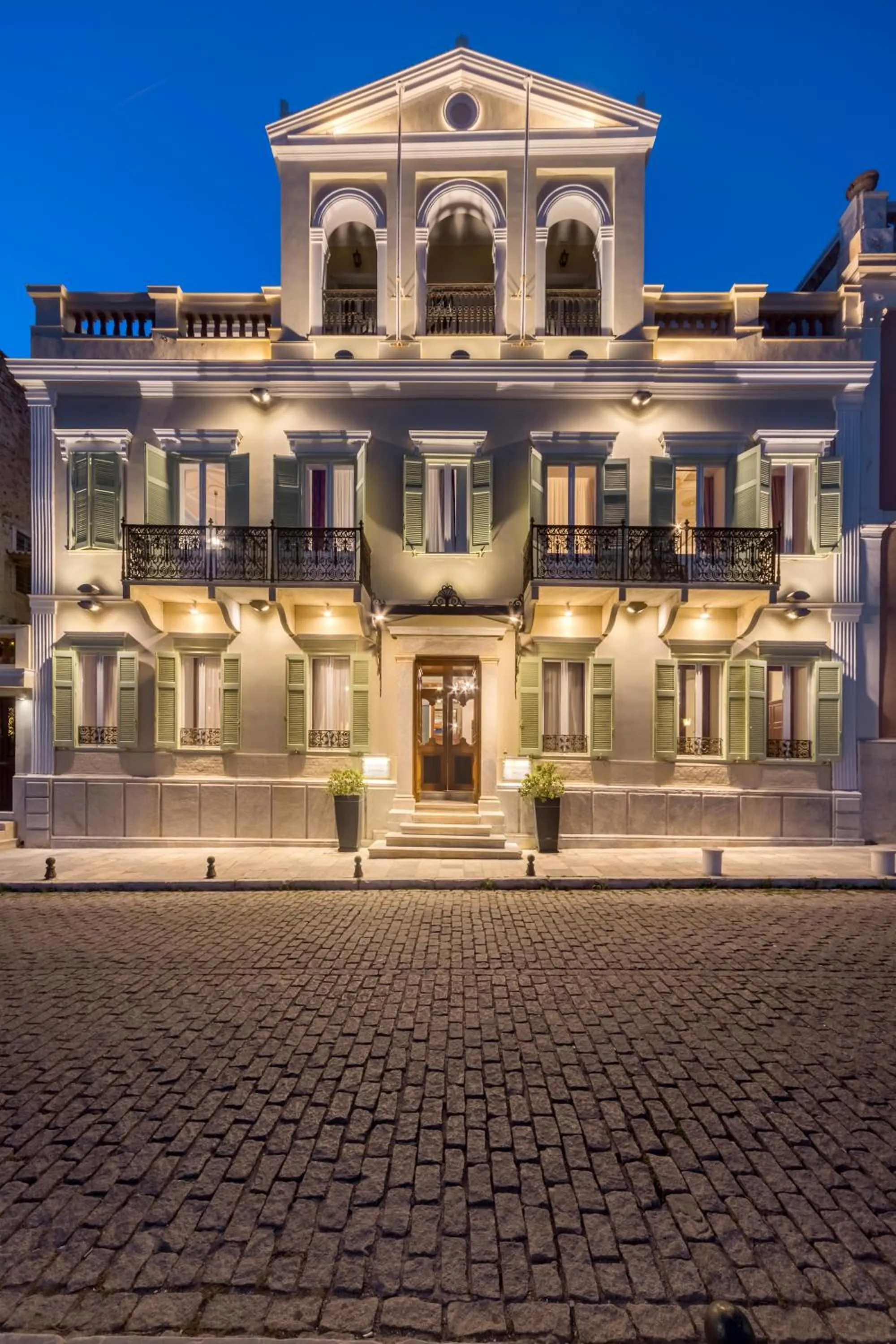 Property building in Syrou Melathron