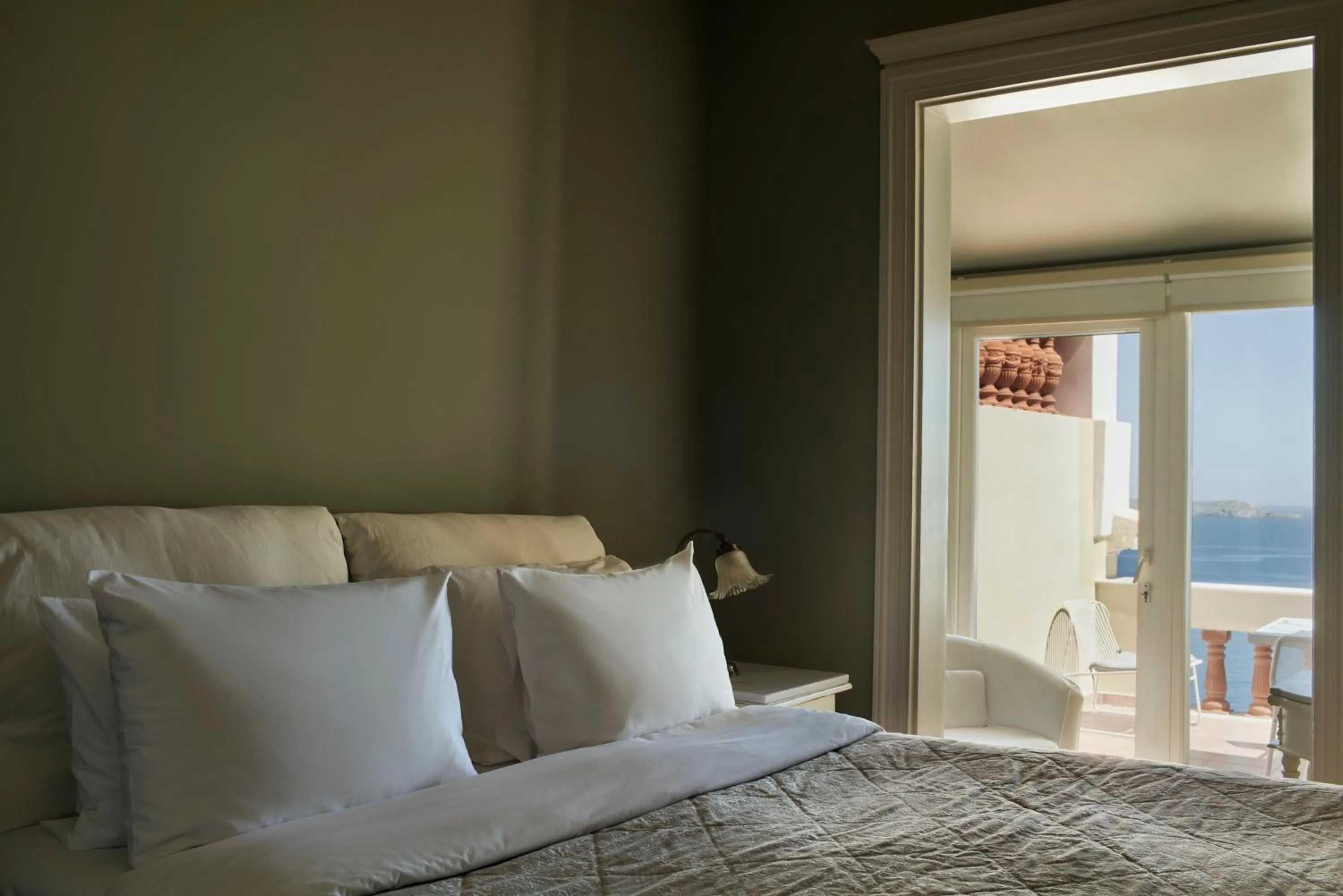 Bed in Syrou Melathron