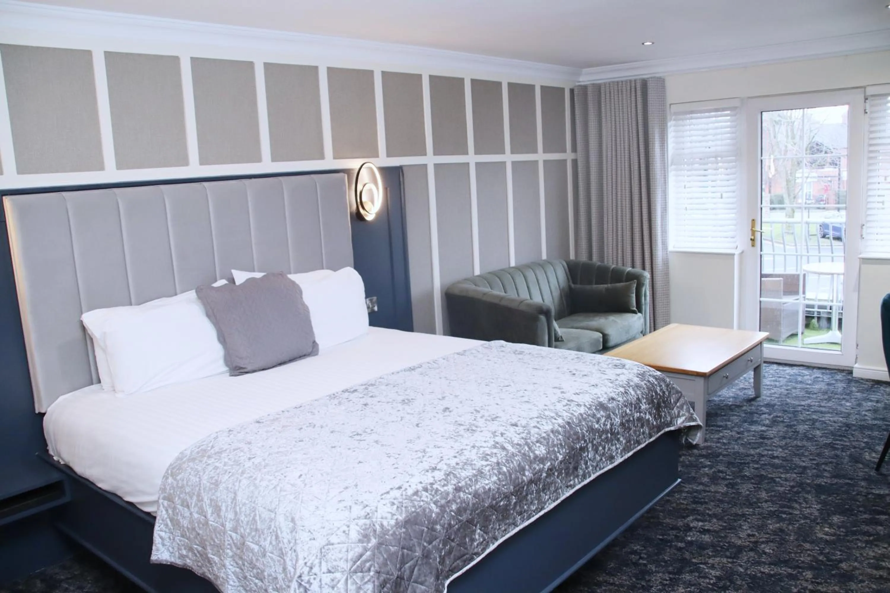 Bed in Beechlawn Hotel