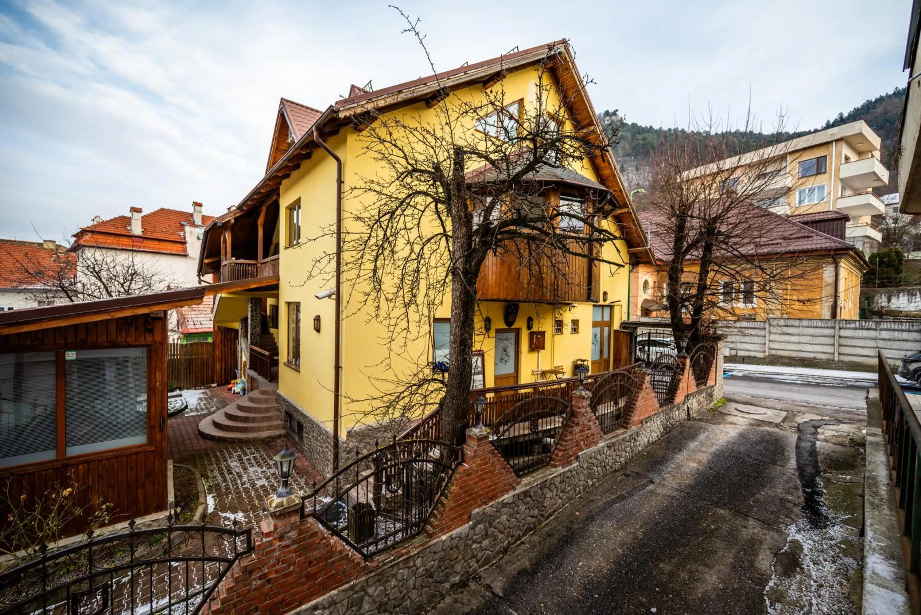 Property building in Pension Brasovu Vechi