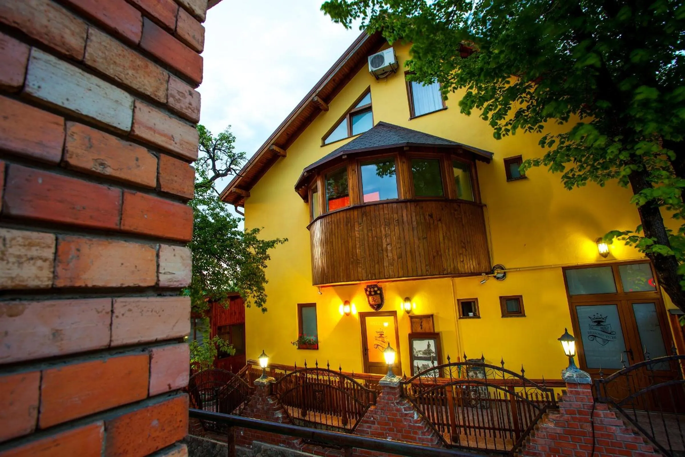 Facade/entrance in Pension Brasovu Vechi