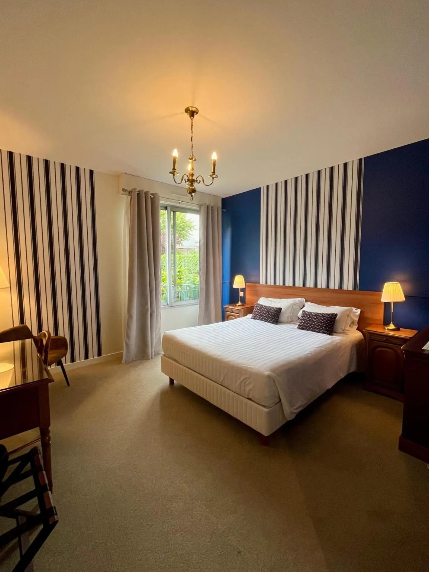 Bed in Hôtel de la Marine