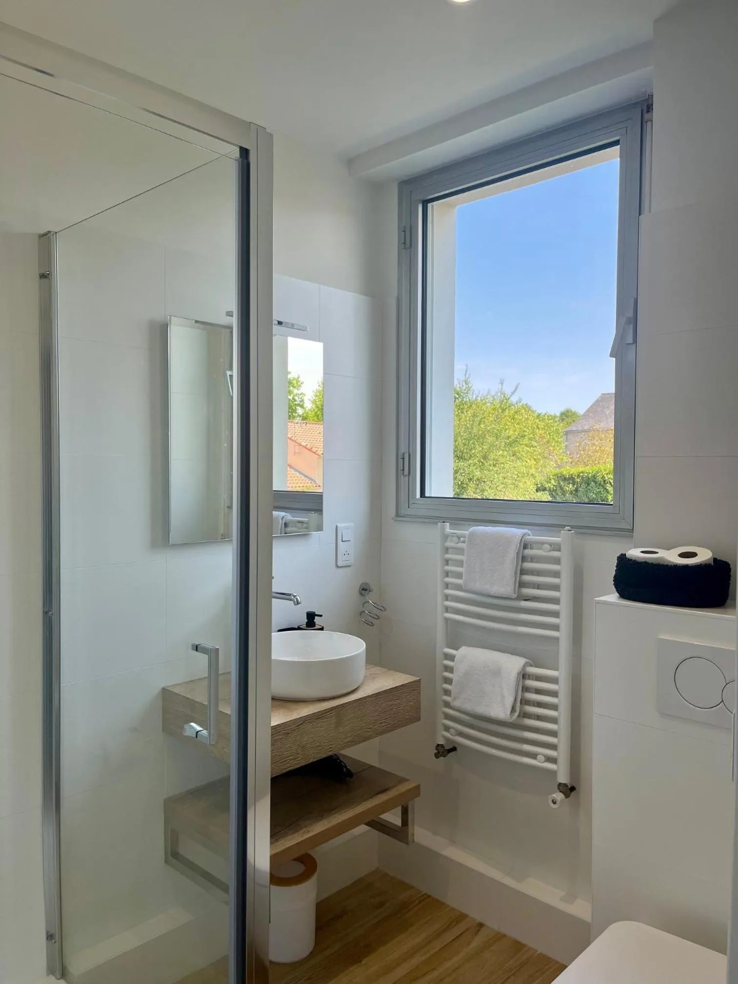 Toilet in Hôtel de la Marine