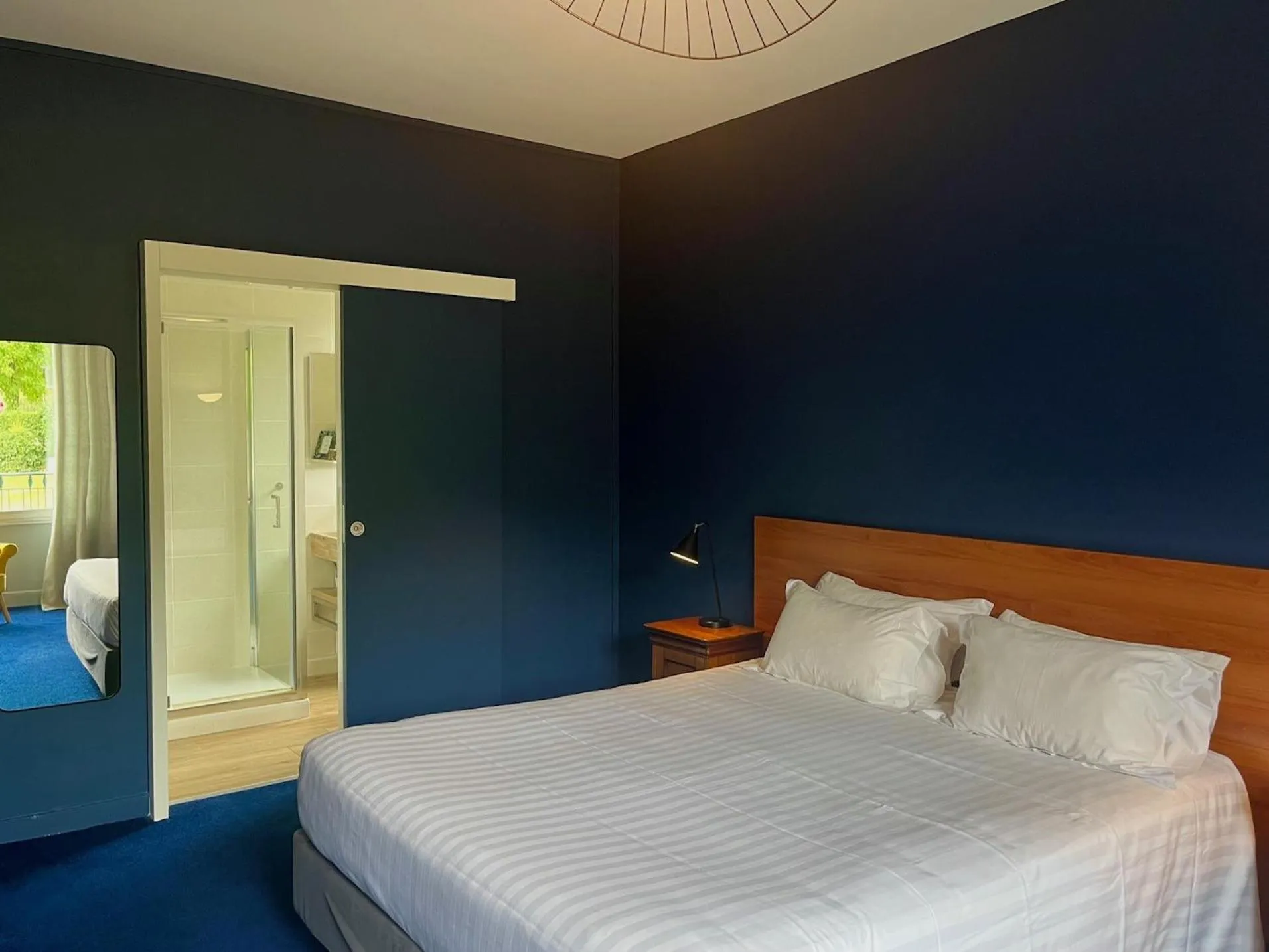 Bed in Hôtel de la Marine