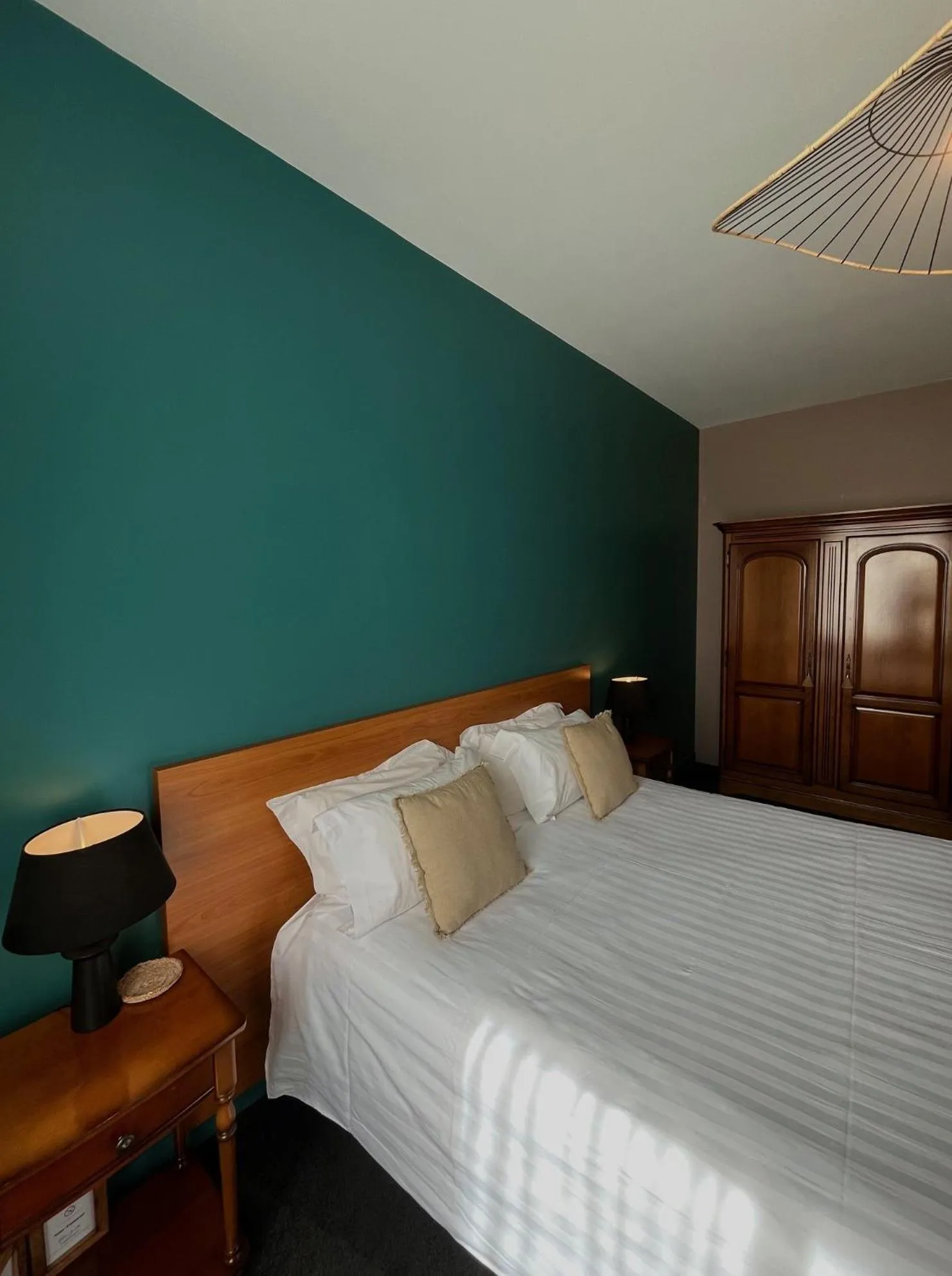 Bed in Hôtel de la Marine