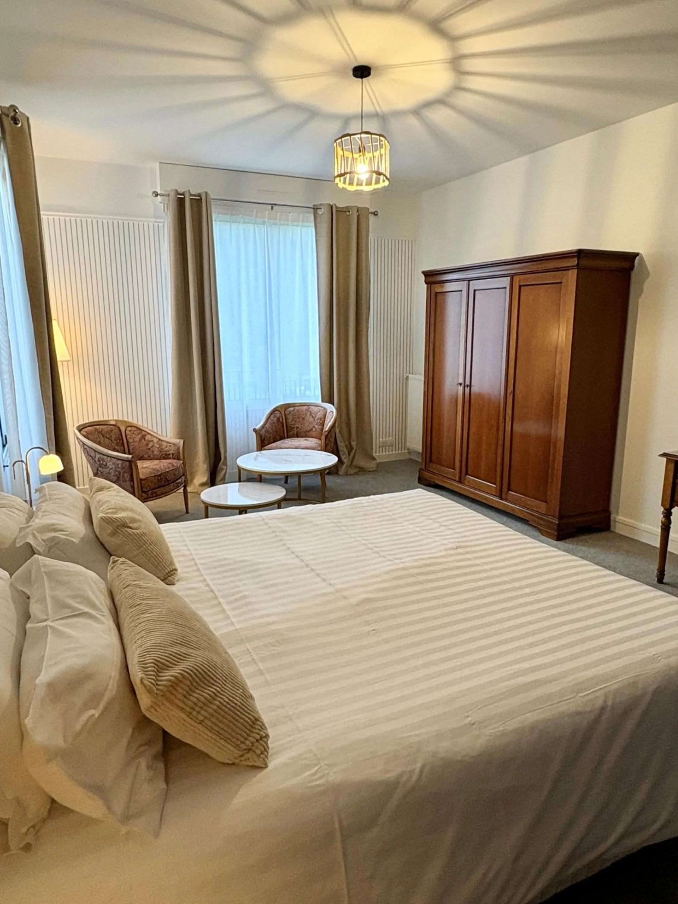 Bed in Hôtel de la Marine