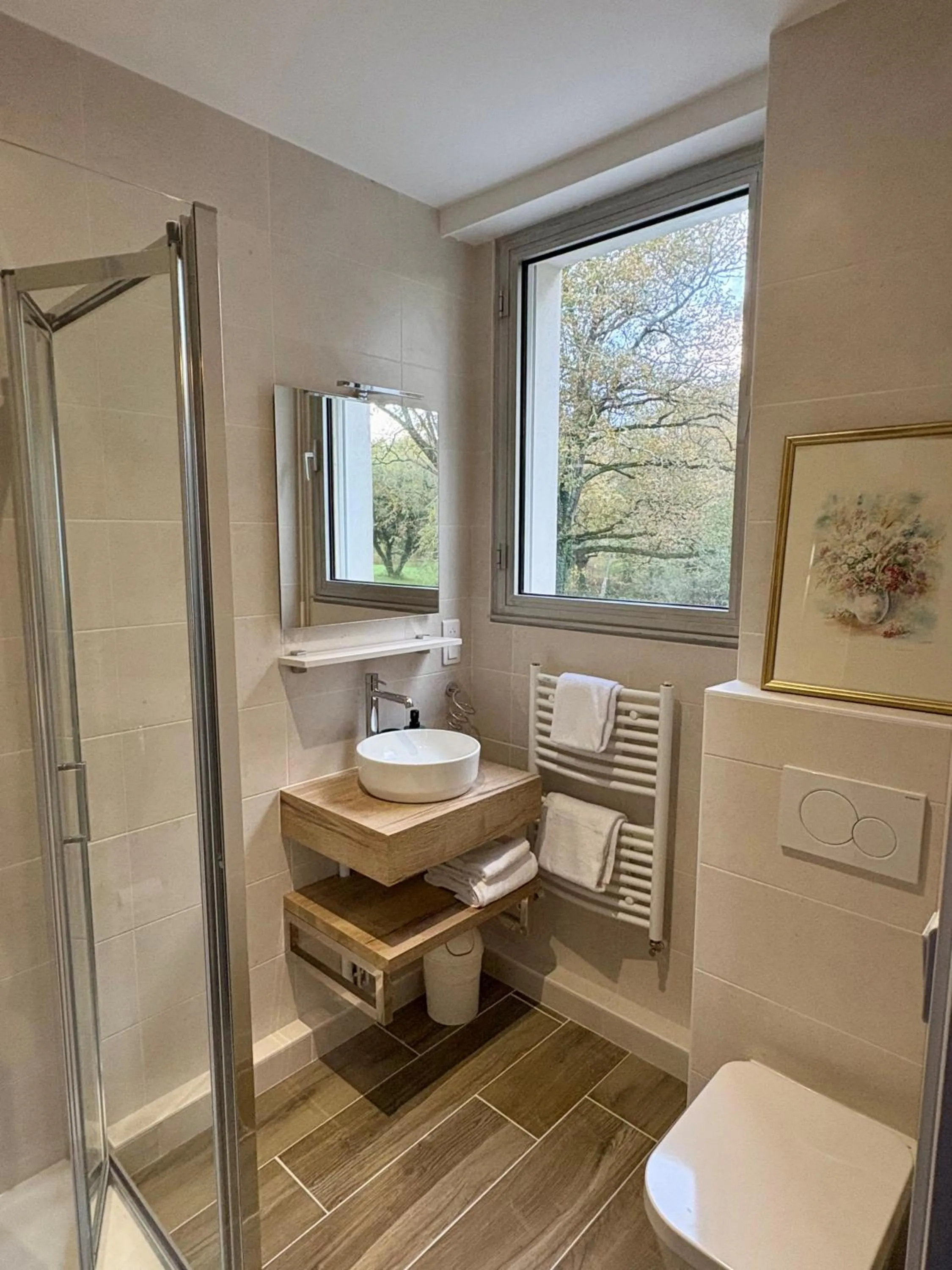 Shower in Hôtel de la Marine