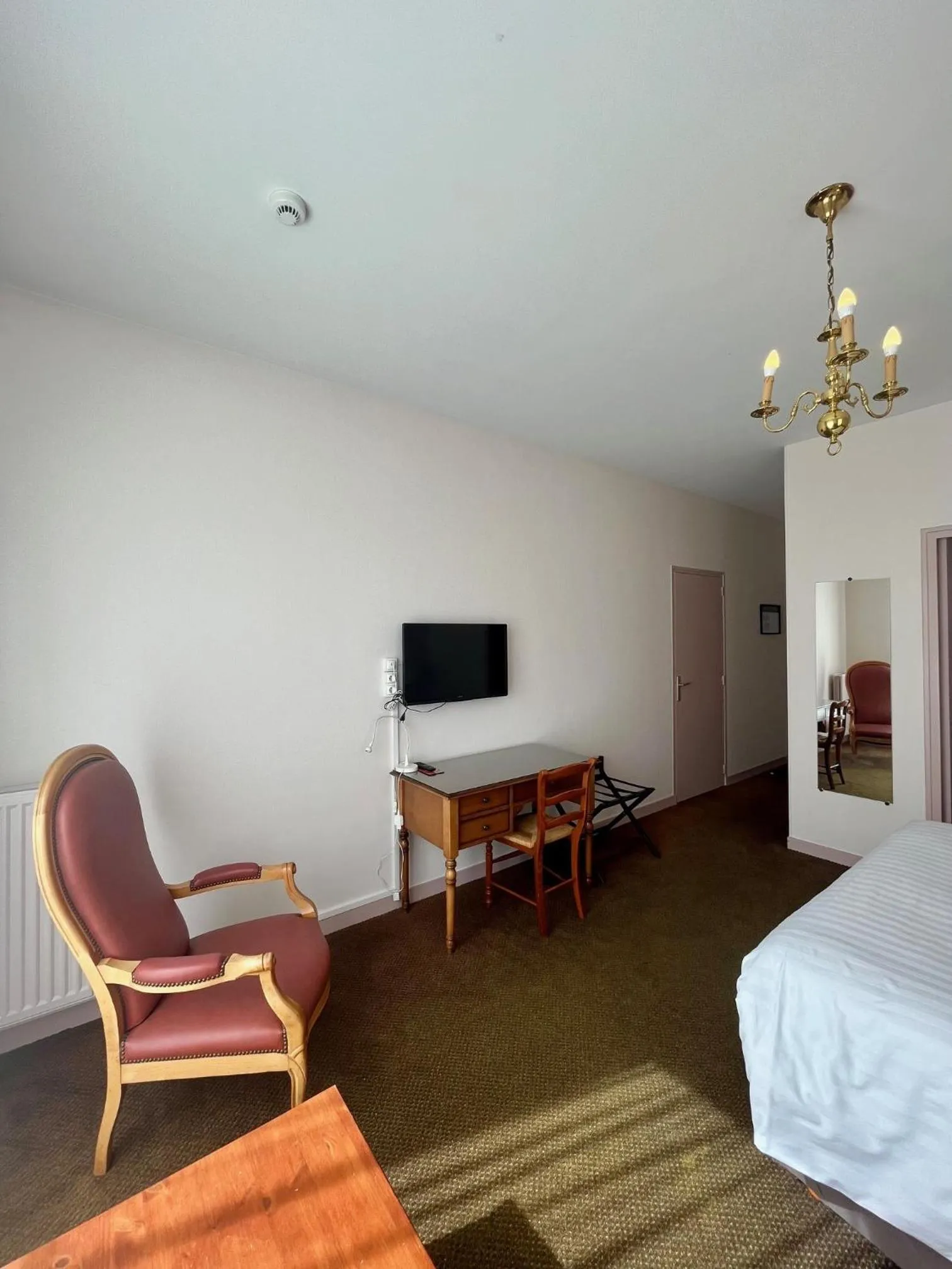 Bed in Hôtel de la Marine