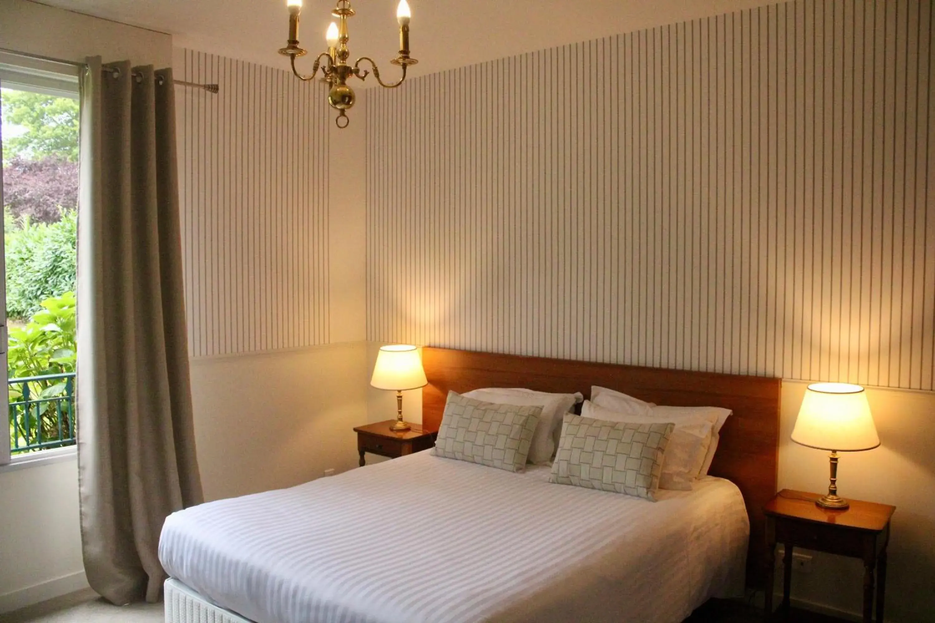 Superior Double Room in Hôtel de la Marine Superior Double Room in Hôtel de la Marine