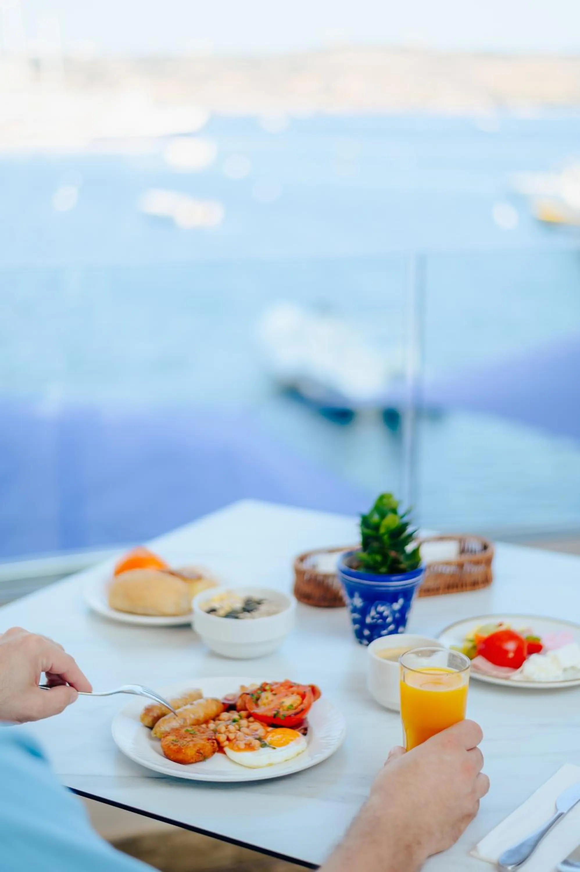 Breakfast in Gillieru Harbour Hotel