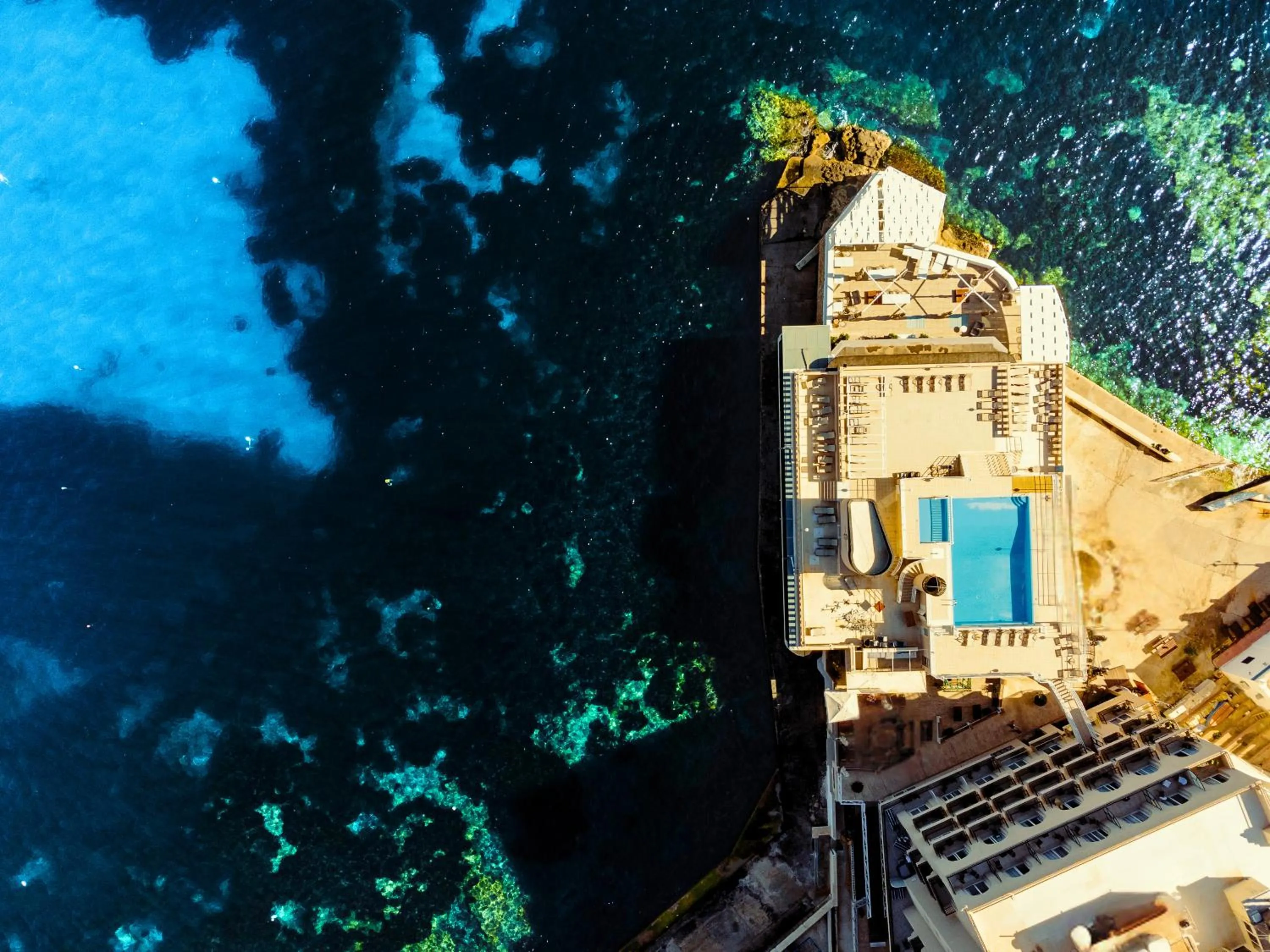 Property building in Gillieru Harbour Hotel