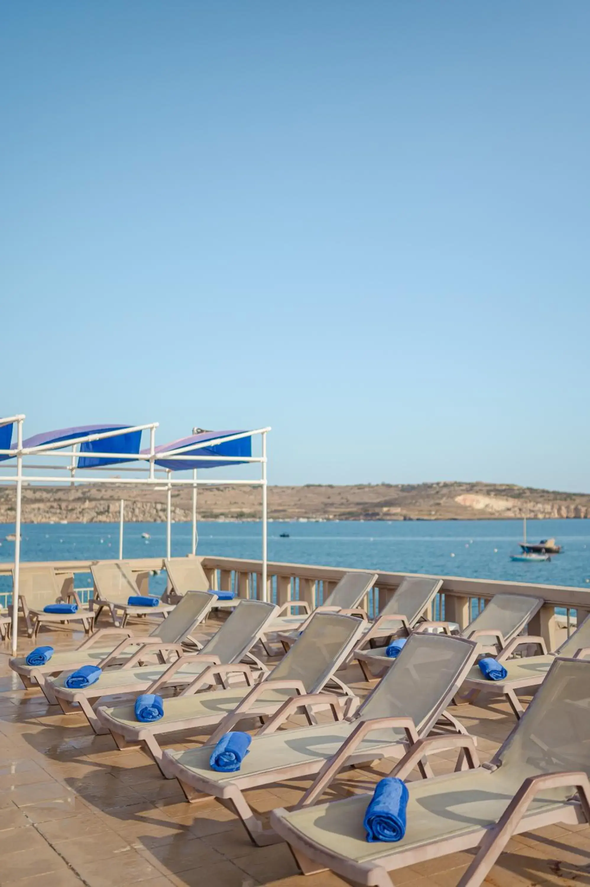 Pool view in Gillieru Harbour Hotel Pool view in Gillieru Harbour Hotel