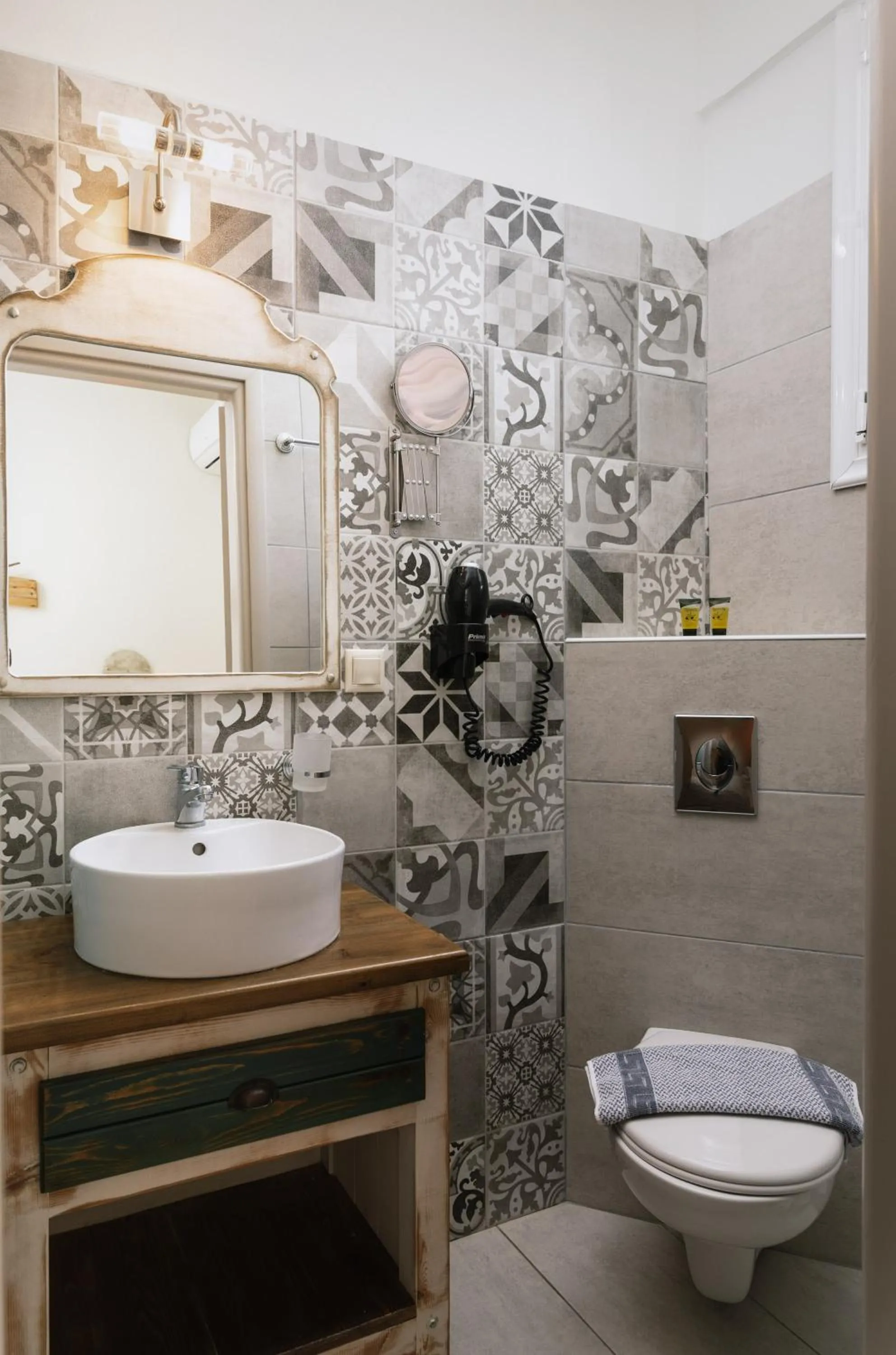 Toilet in Hotel Sunshine Matala