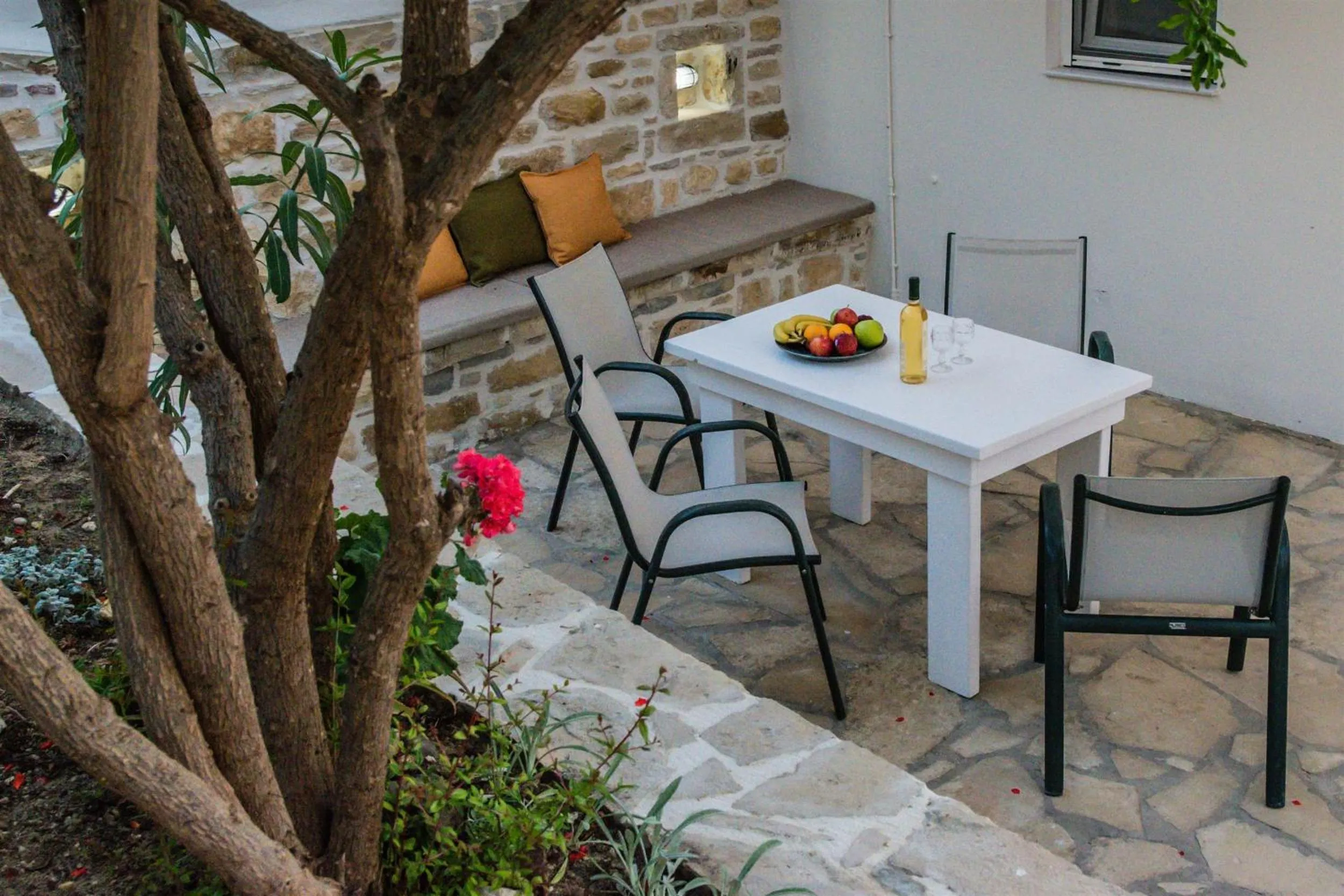 Patio in Hotel Sunshine Matala