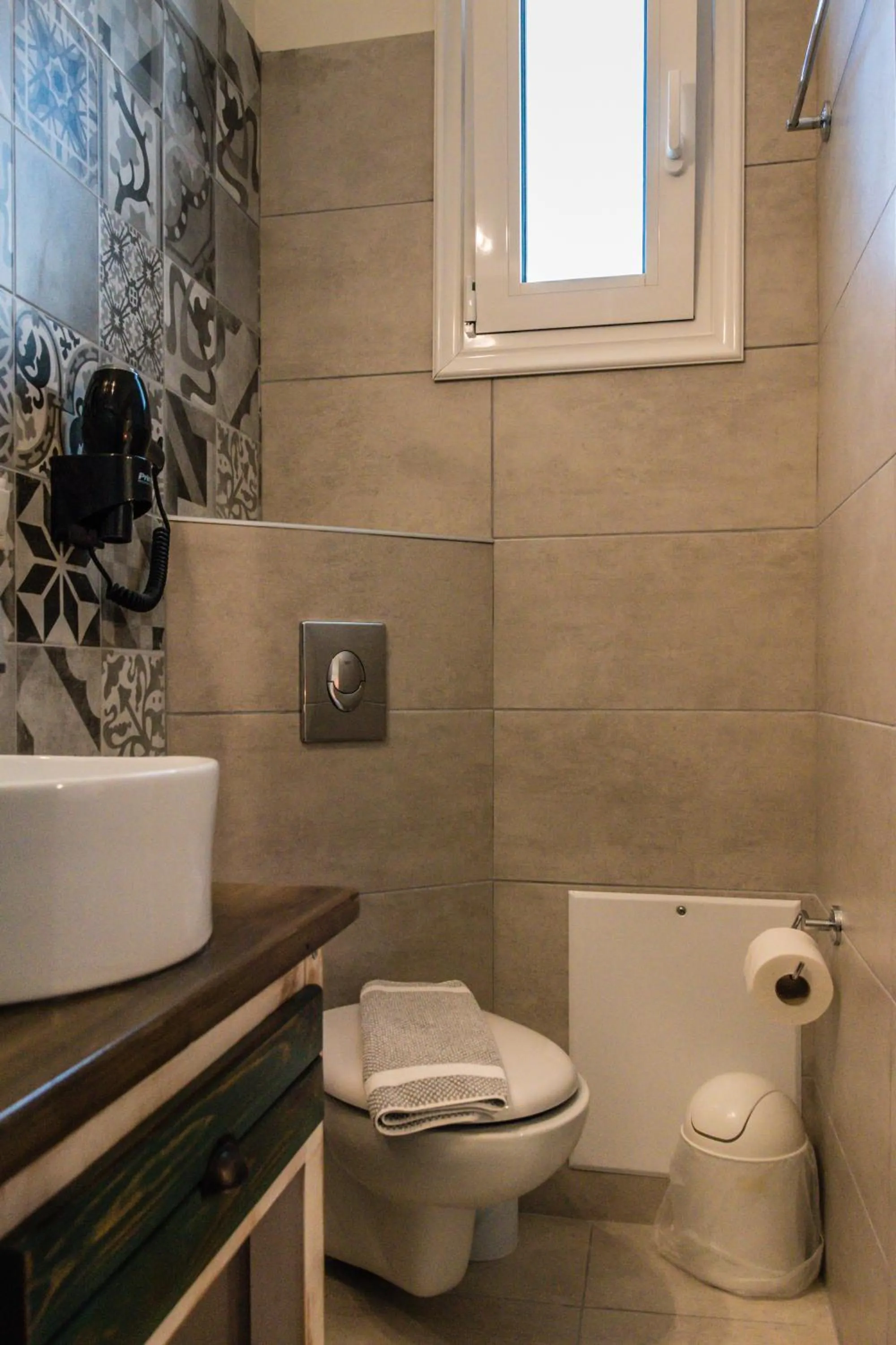 Toilet in Hotel Sunshine Matala