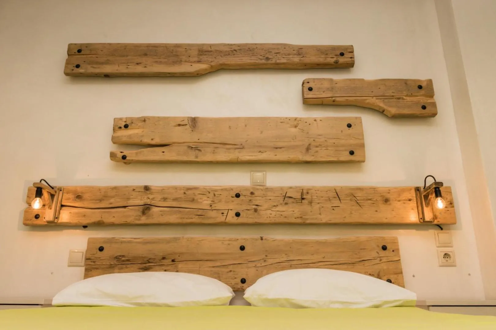 Decorative detail in Hotel Sunshine Matala