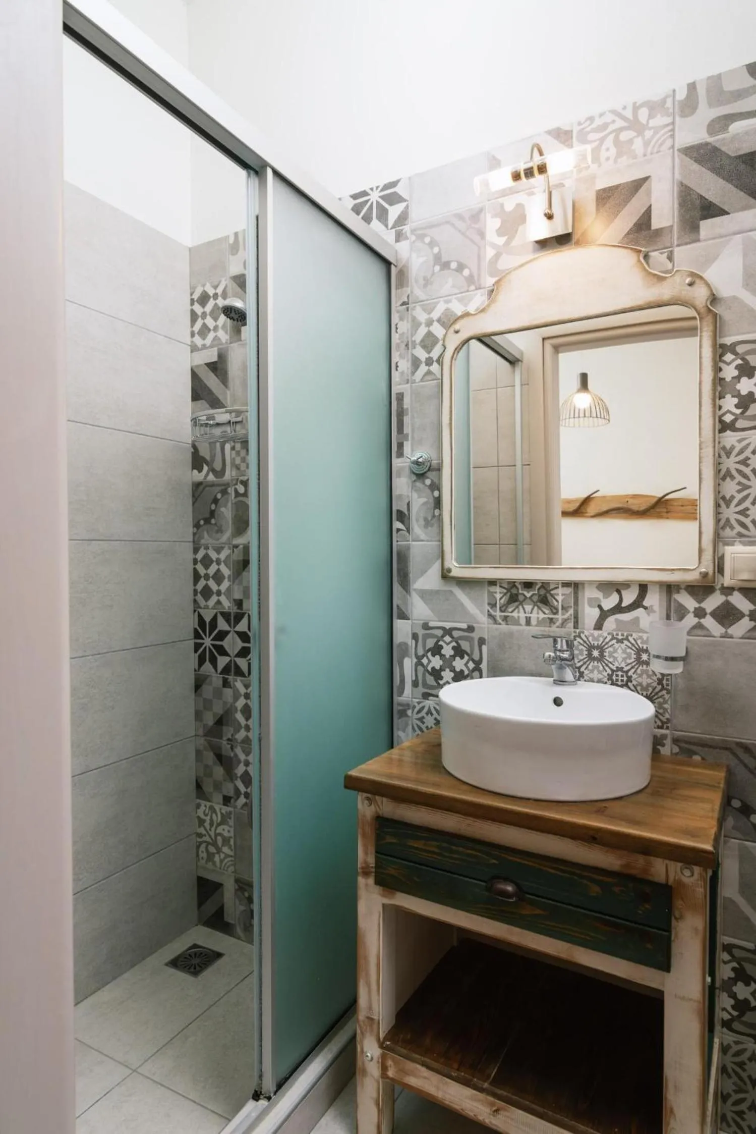 Shower in Hotel Sunshine Matala