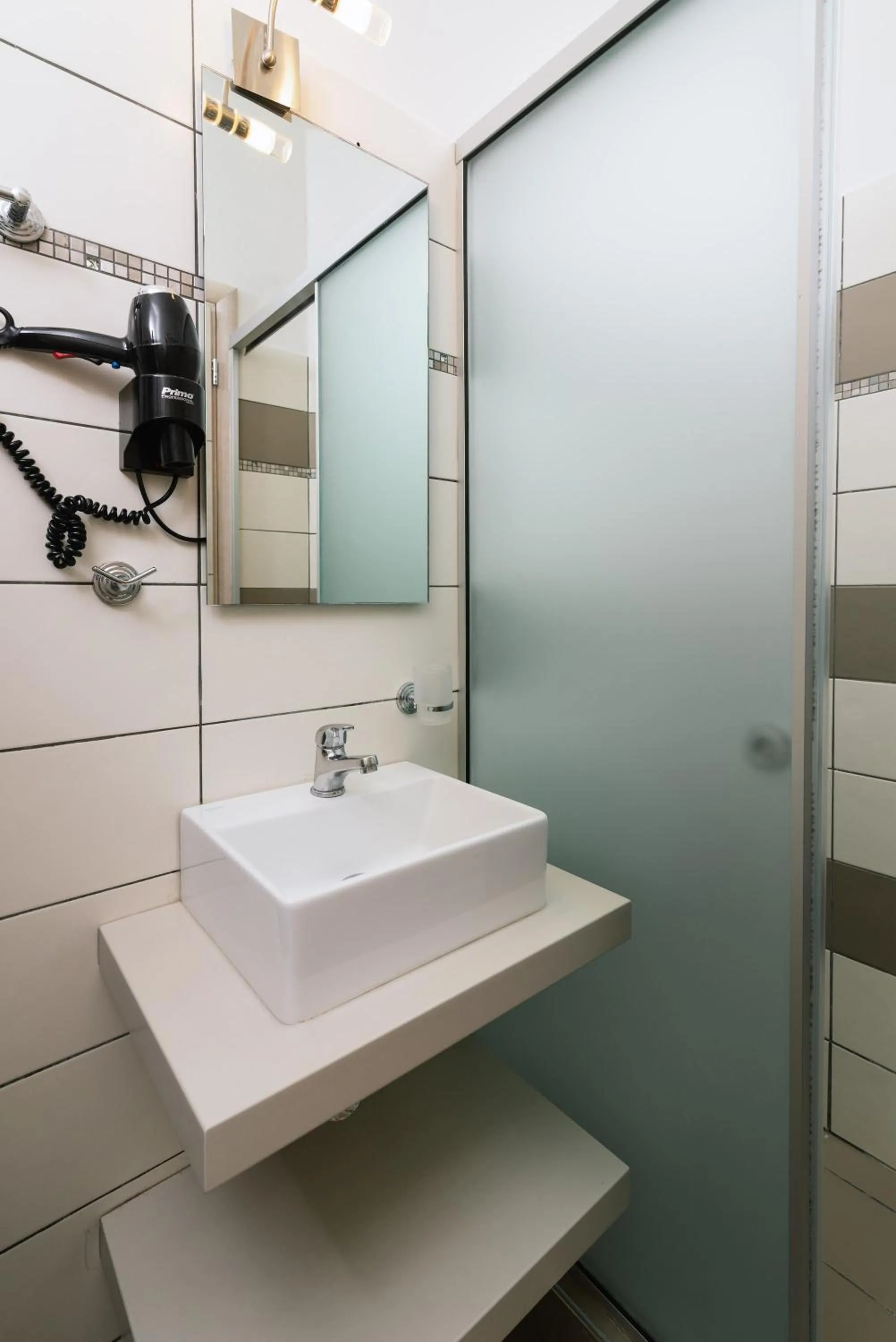 Shower in Hotel Sunshine Matala