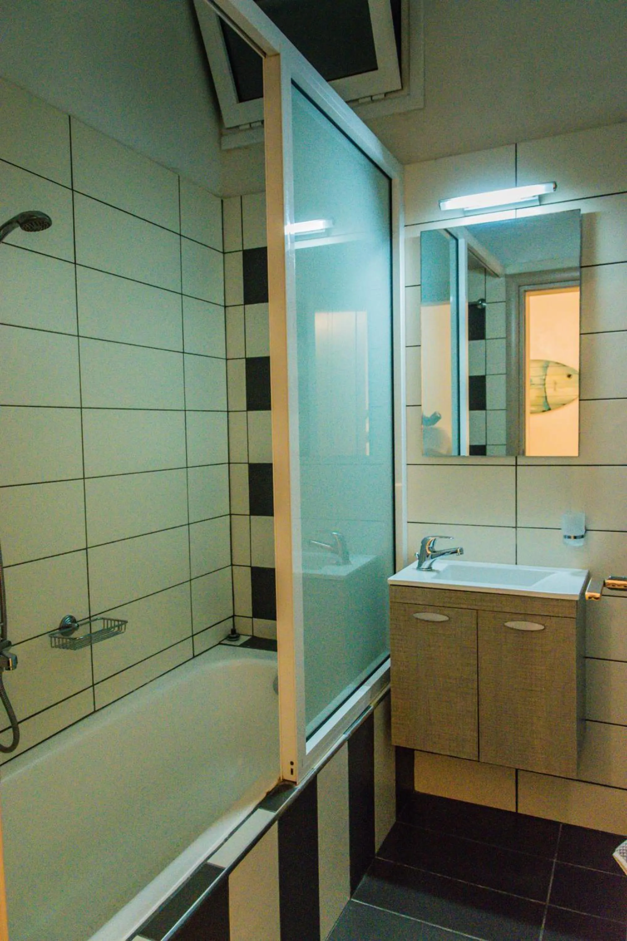 Shower in Hotel Sunshine Matala