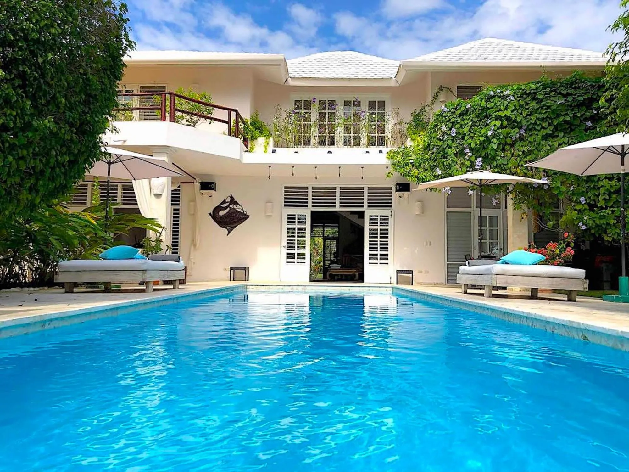 Property building in Villa Zoe