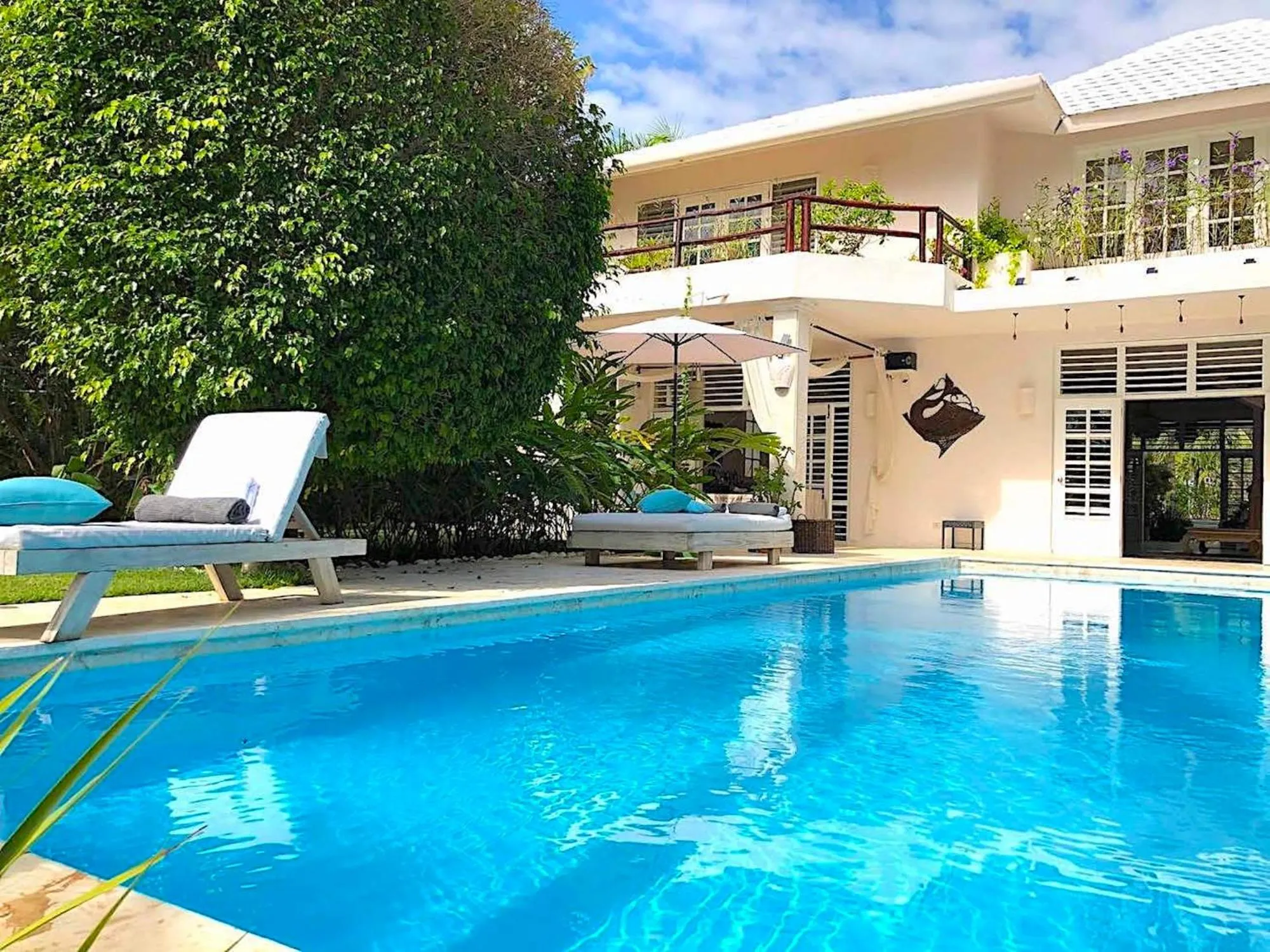 Property building in Villa Zoe