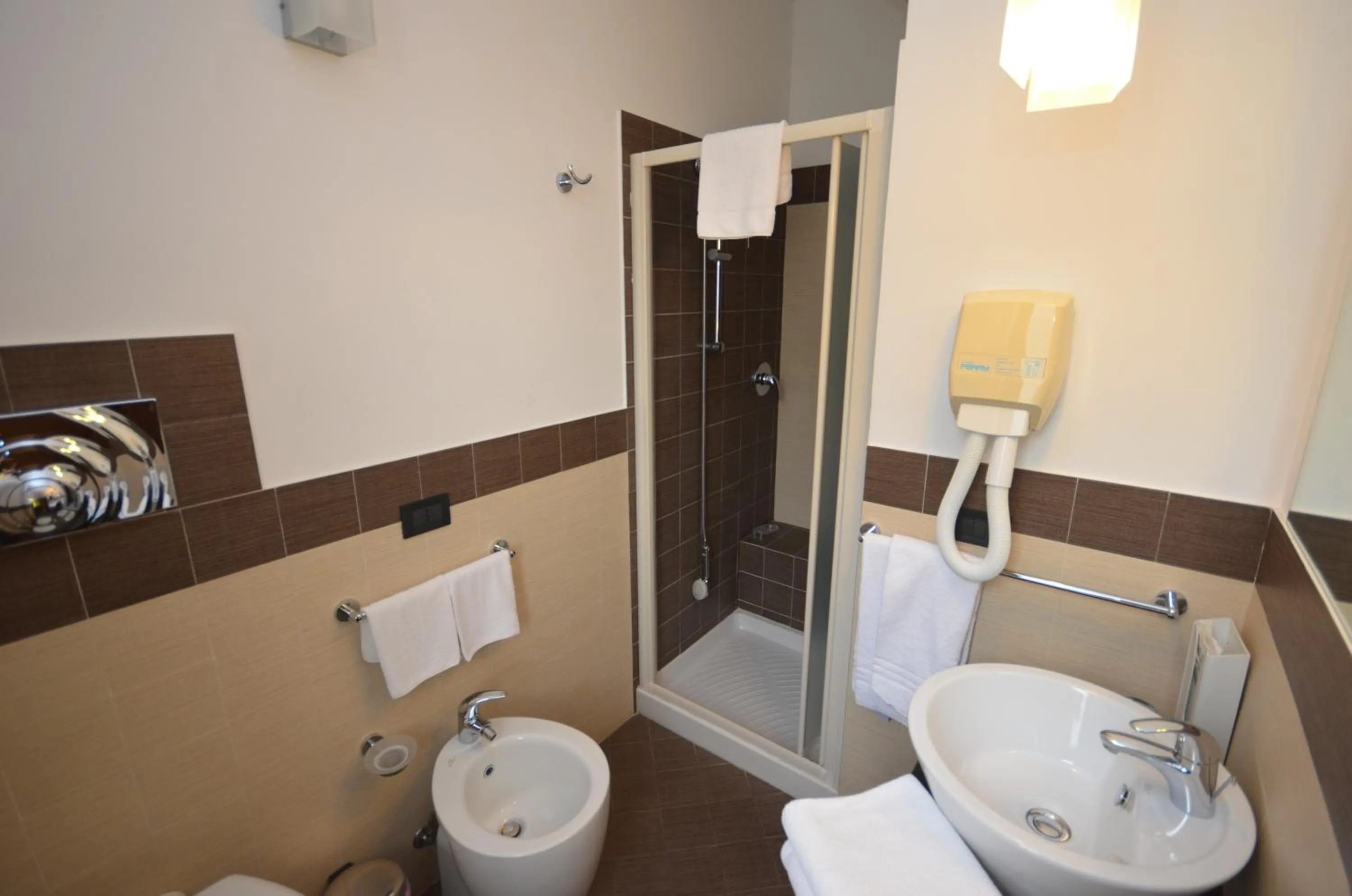 Bathroom in Villa Faro B&B