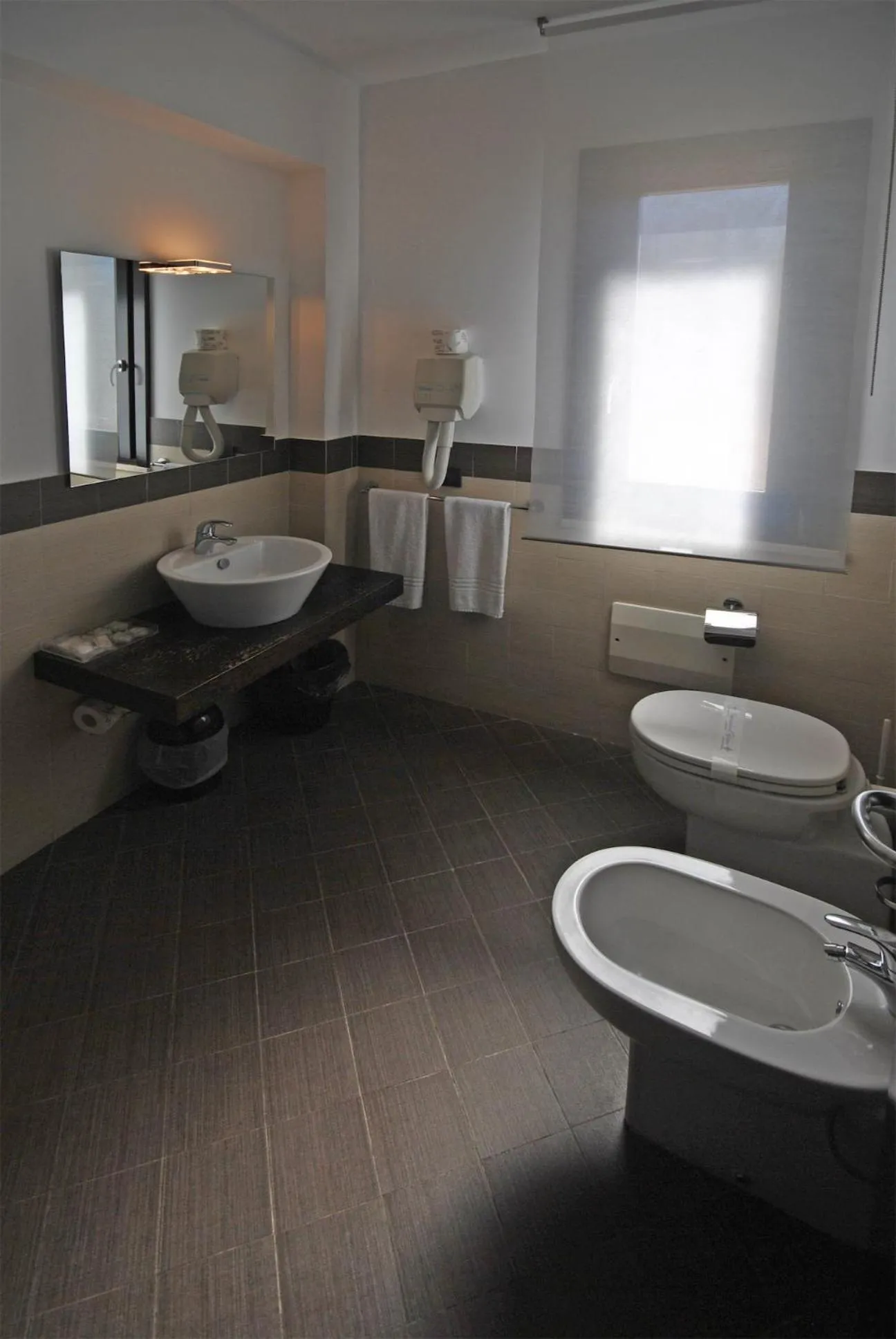 Bathroom in Villa Faro B&B