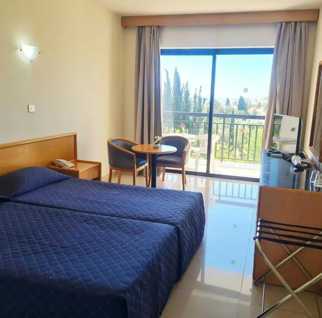 Balcony/Terrace, Bed in Veronica Hotel Balcony/Terrace, Bed in Veronica Hotel