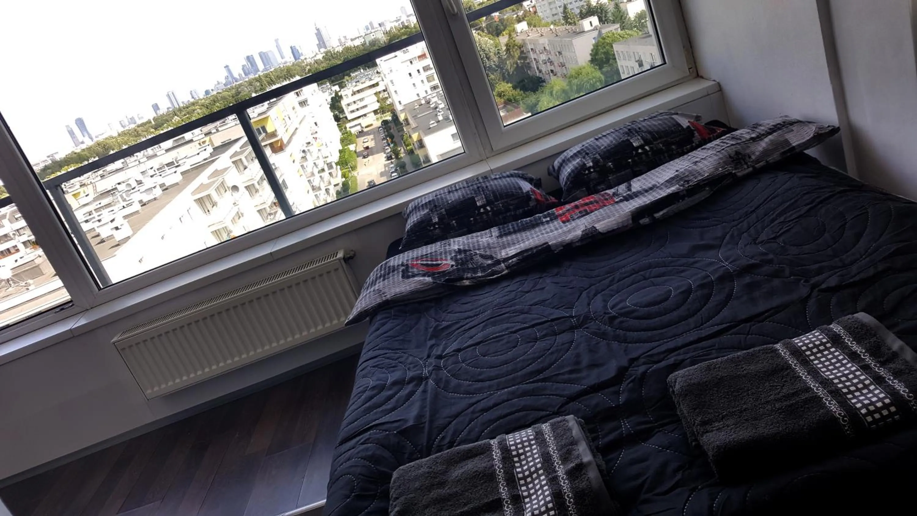 Bedroom, Bed in Walk distance to mokotow business park