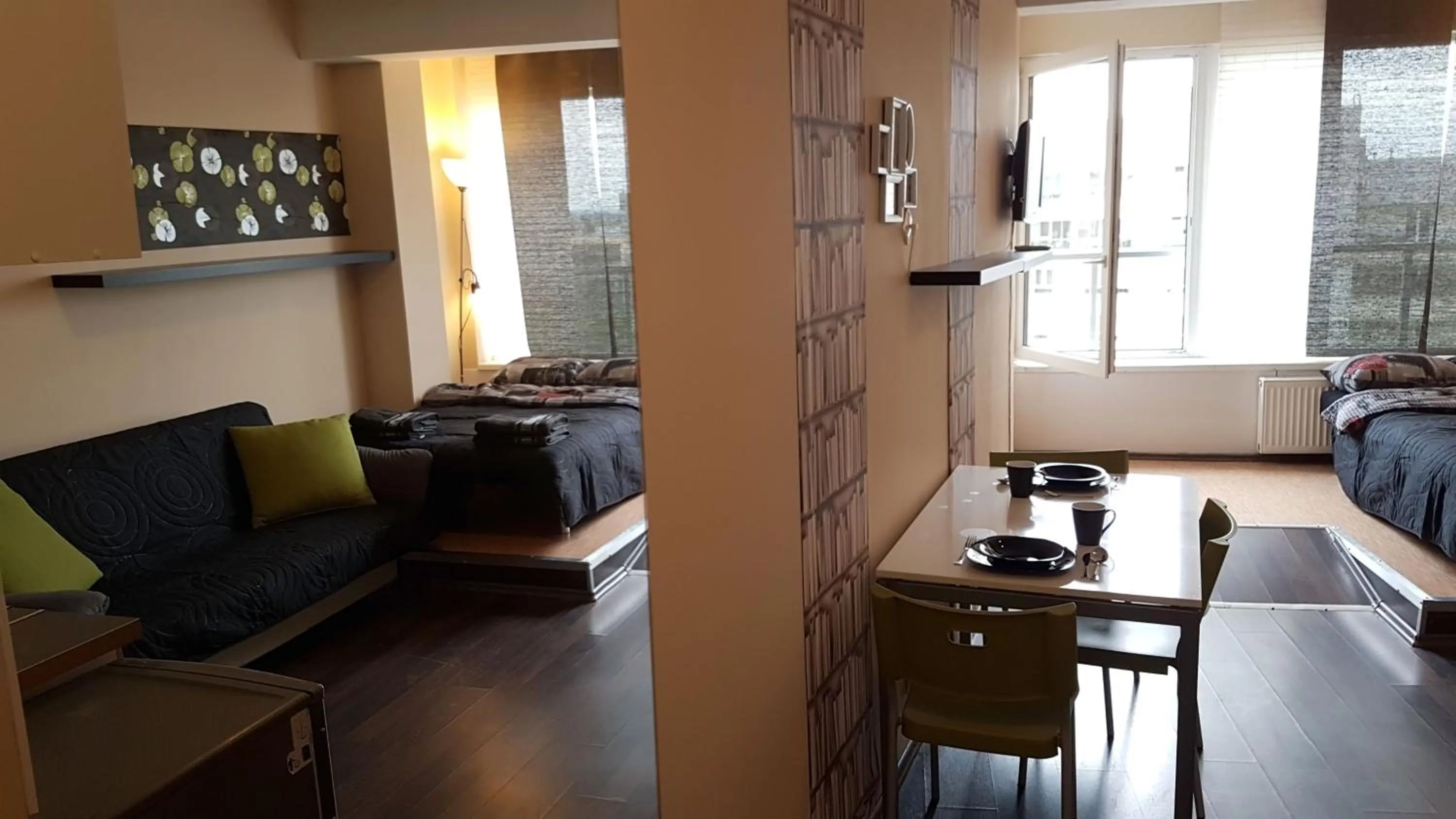 Dining area in Walk distance to mokotow business park