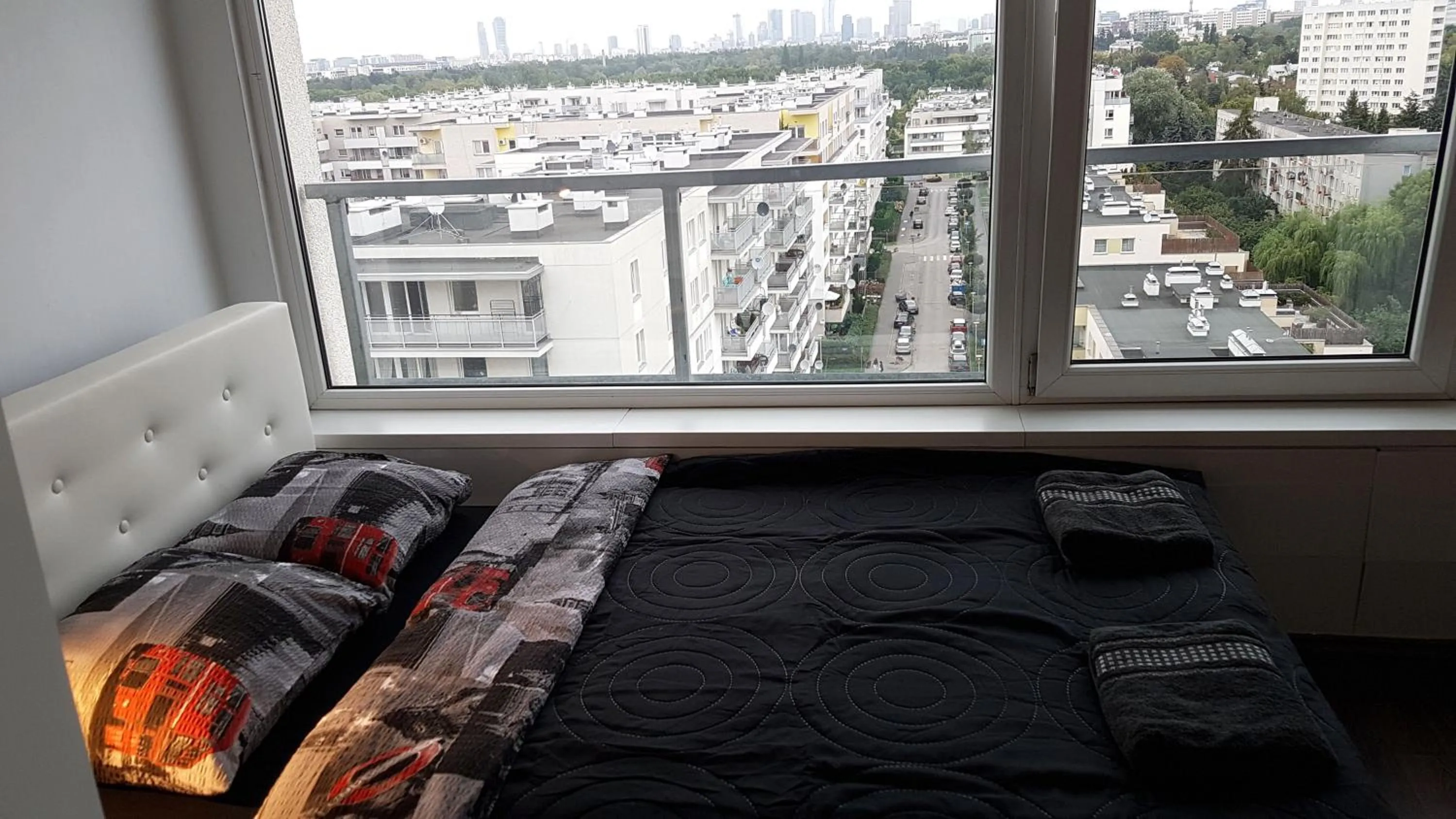 Bedroom, Bed in Walk distance to mokotow business park