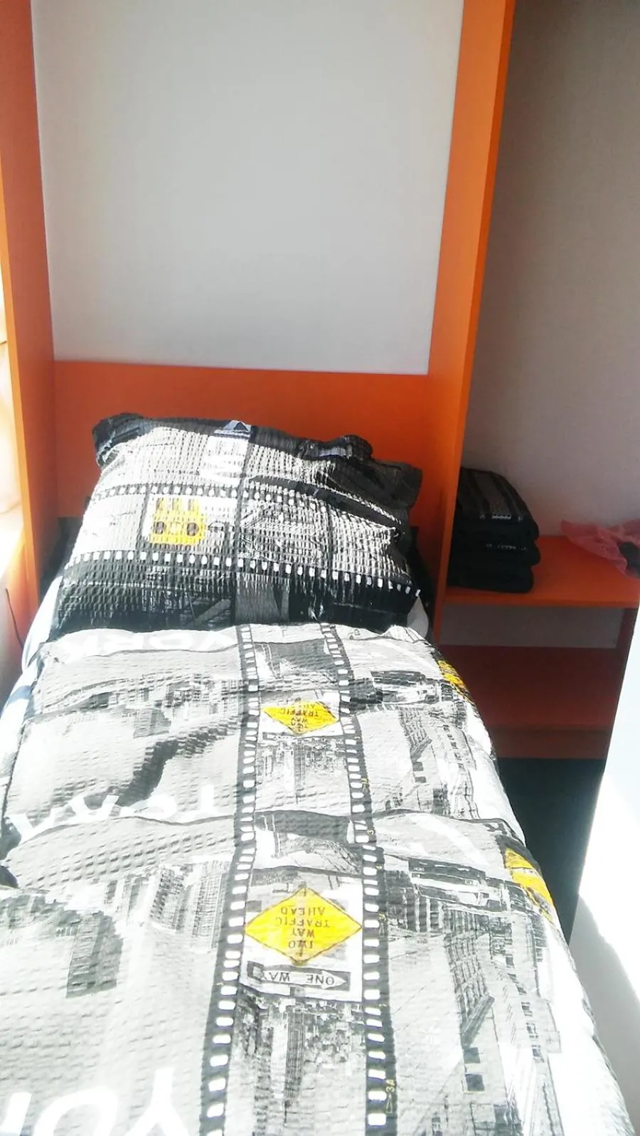 Bed in Walk distance to mokotow business park
