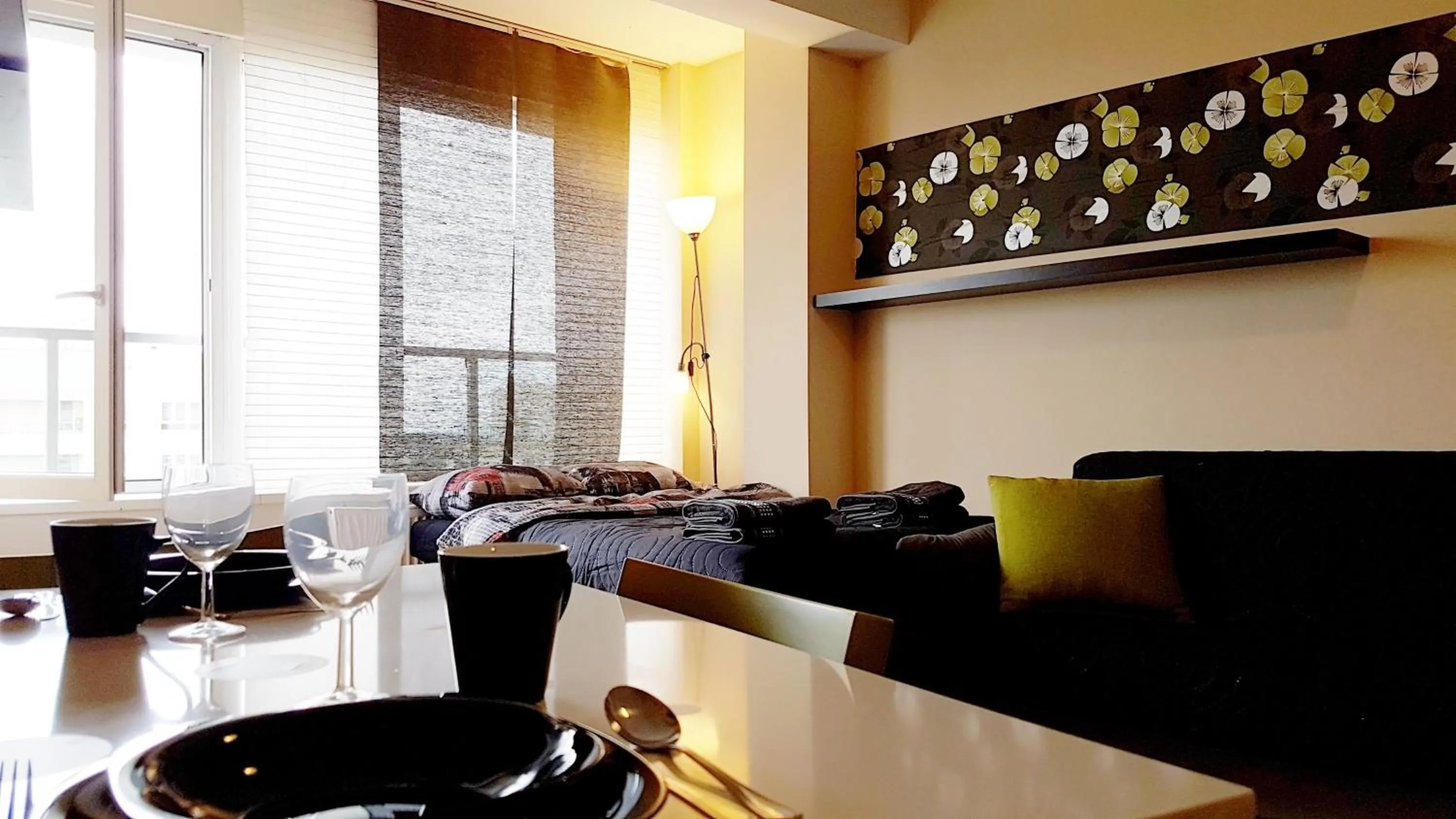 Dining area in Walk distance to mokotow business park