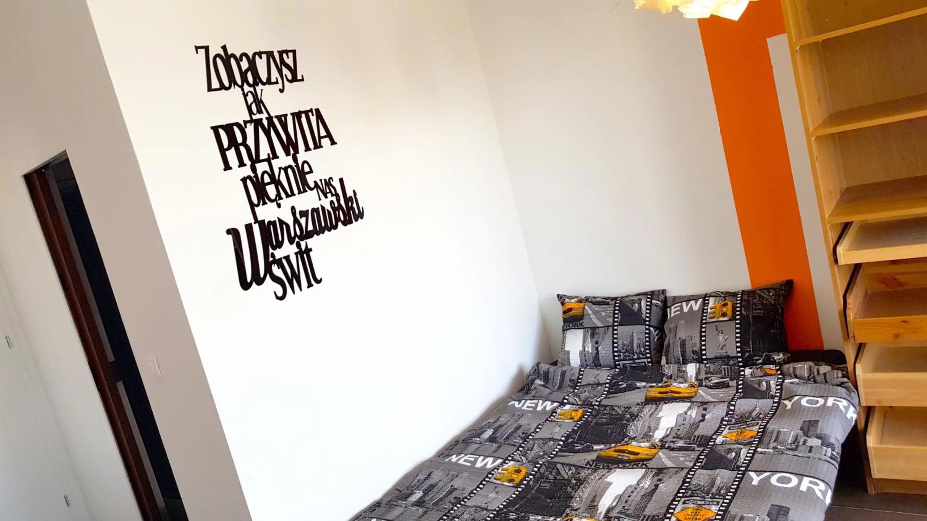 Property building, Bed in Walk distance to mokotow business park