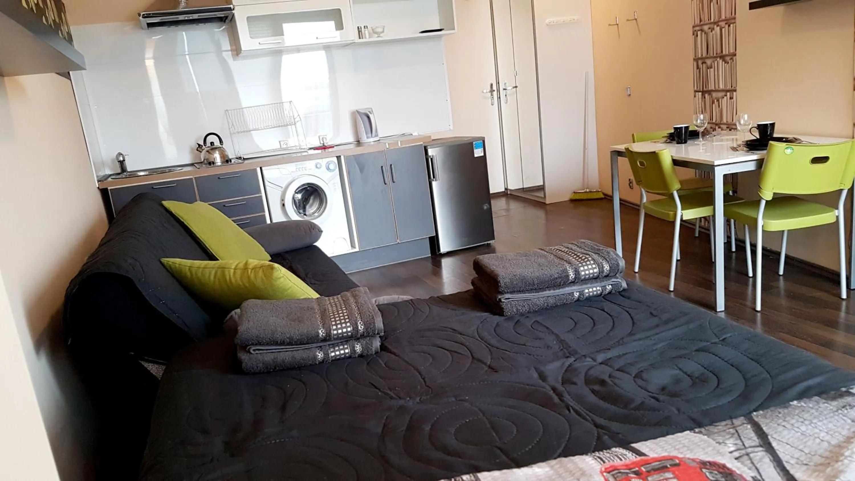 Living room in Walk distance to mokotow business park