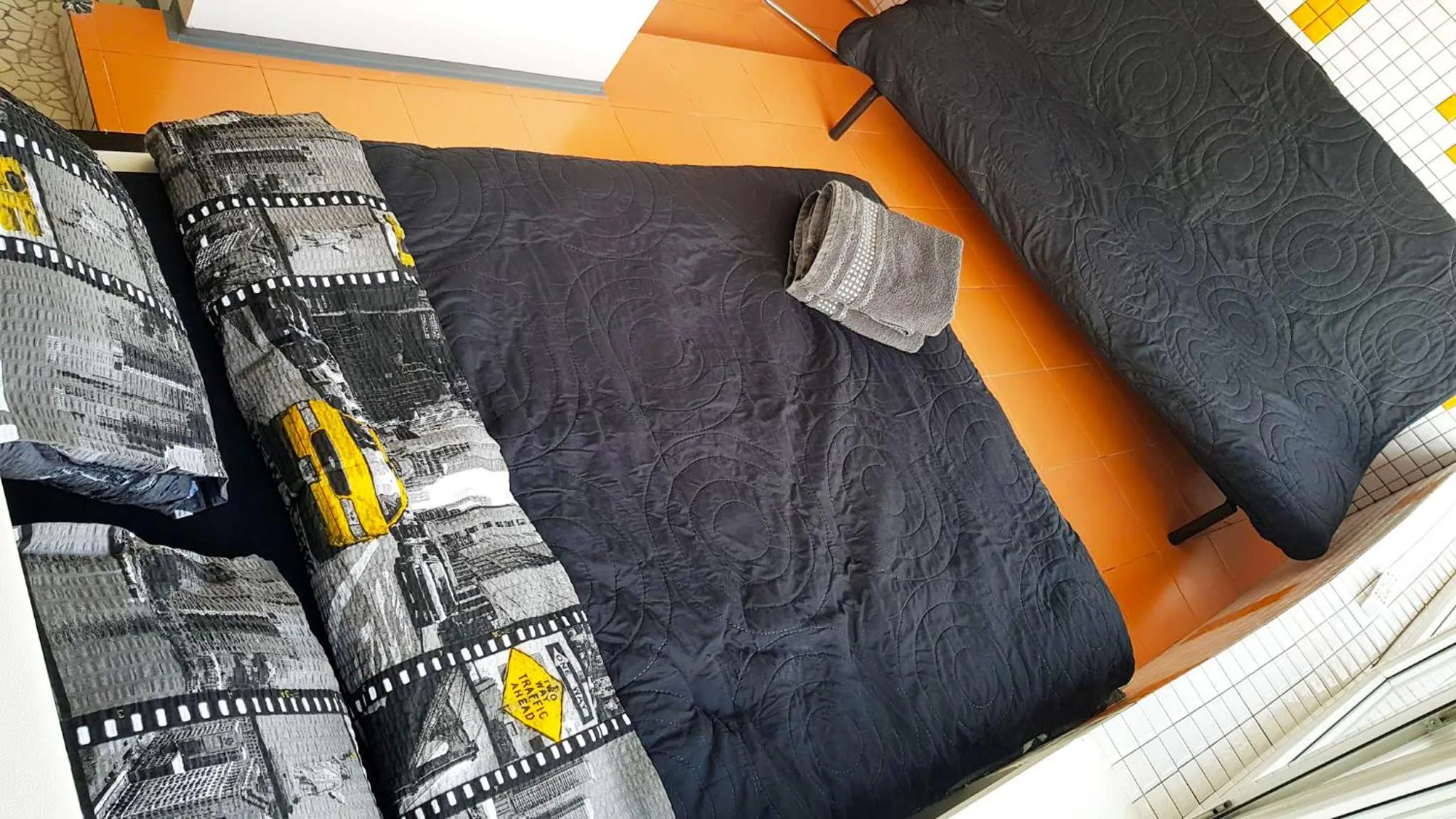 Bed in Walk distance to mokotow business park