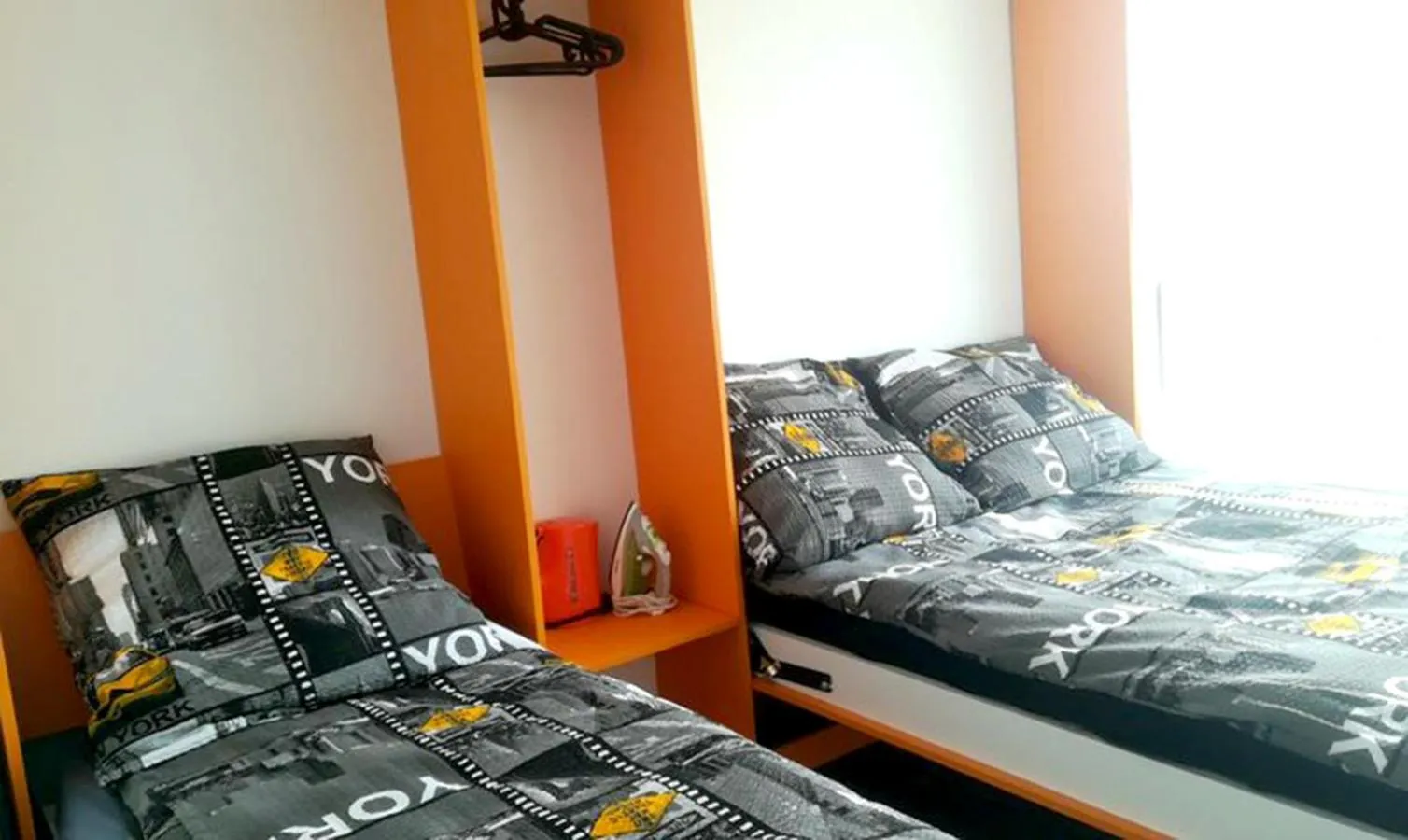 Bed in Walk distance to mokotow business park