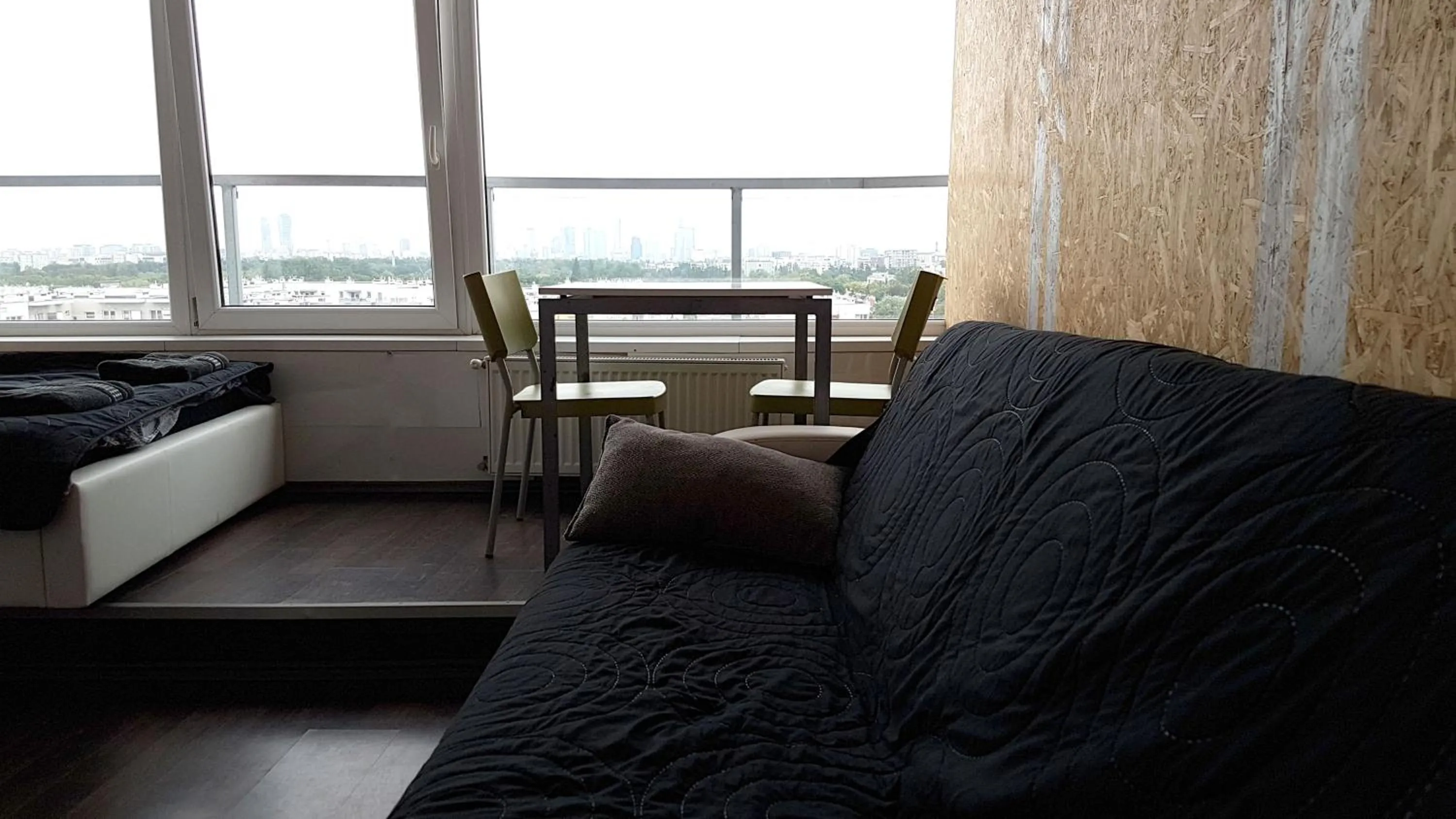 Seating area in Walk distance to mokotow business park