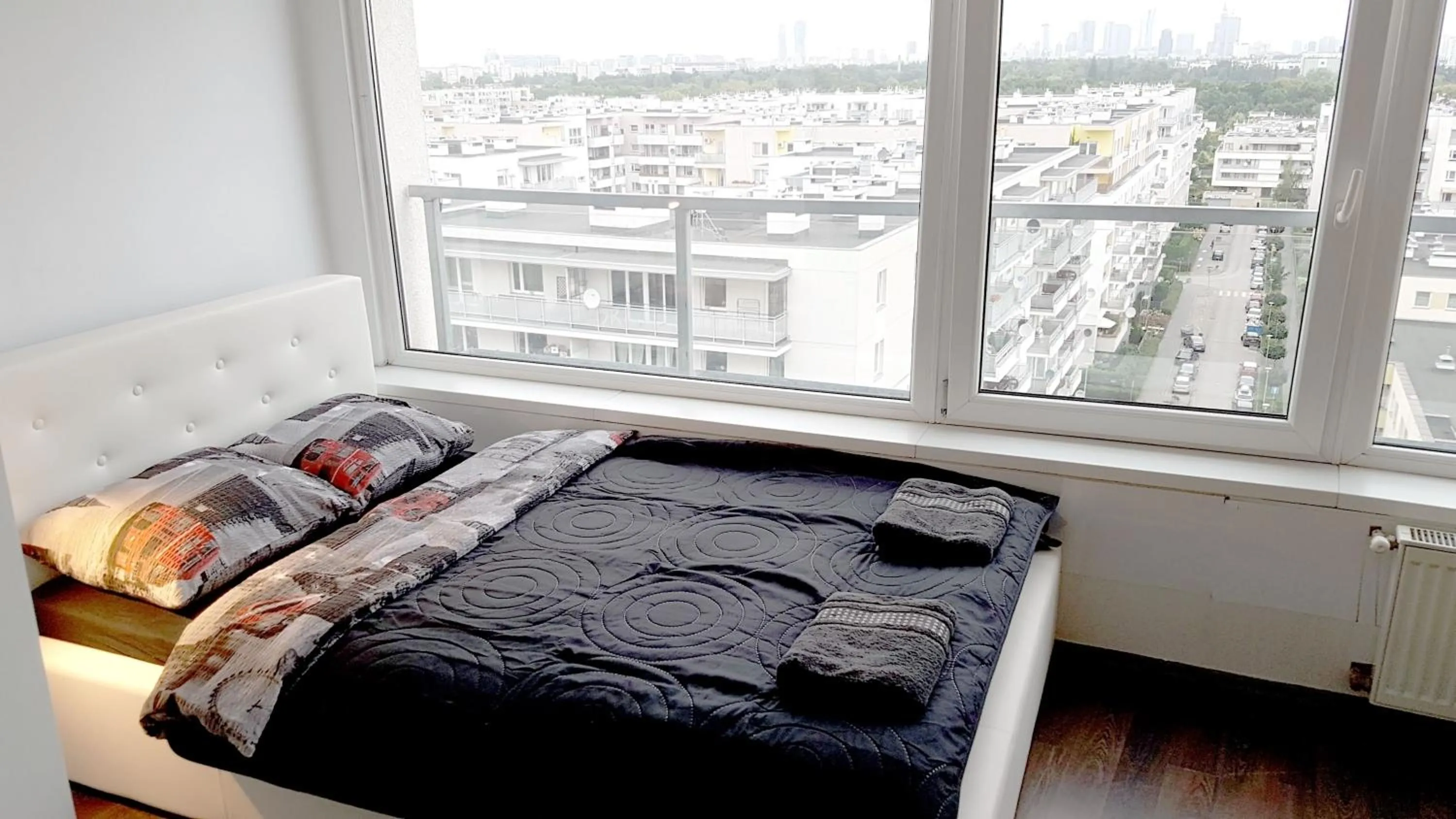 Bedroom, Bed in Walk distance to mokotow business park