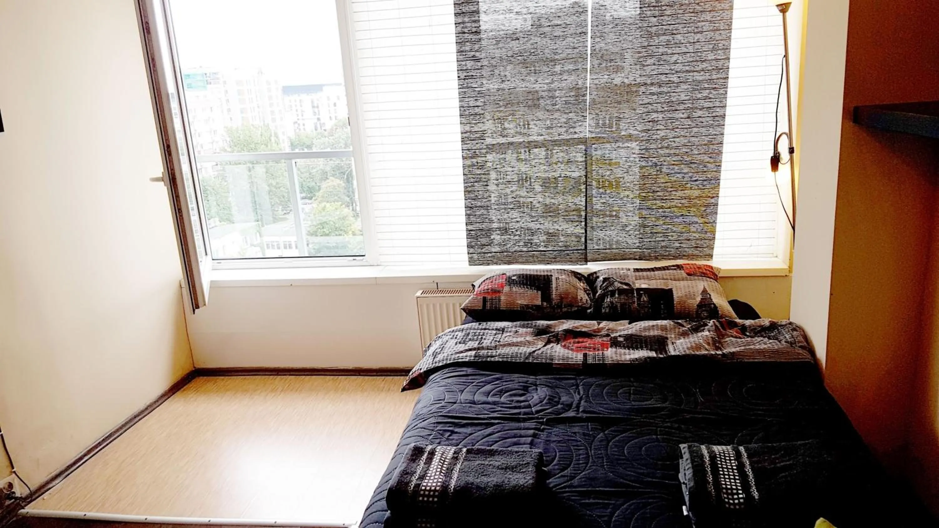 Bedroom, Bed in Walk distance to mokotow business park