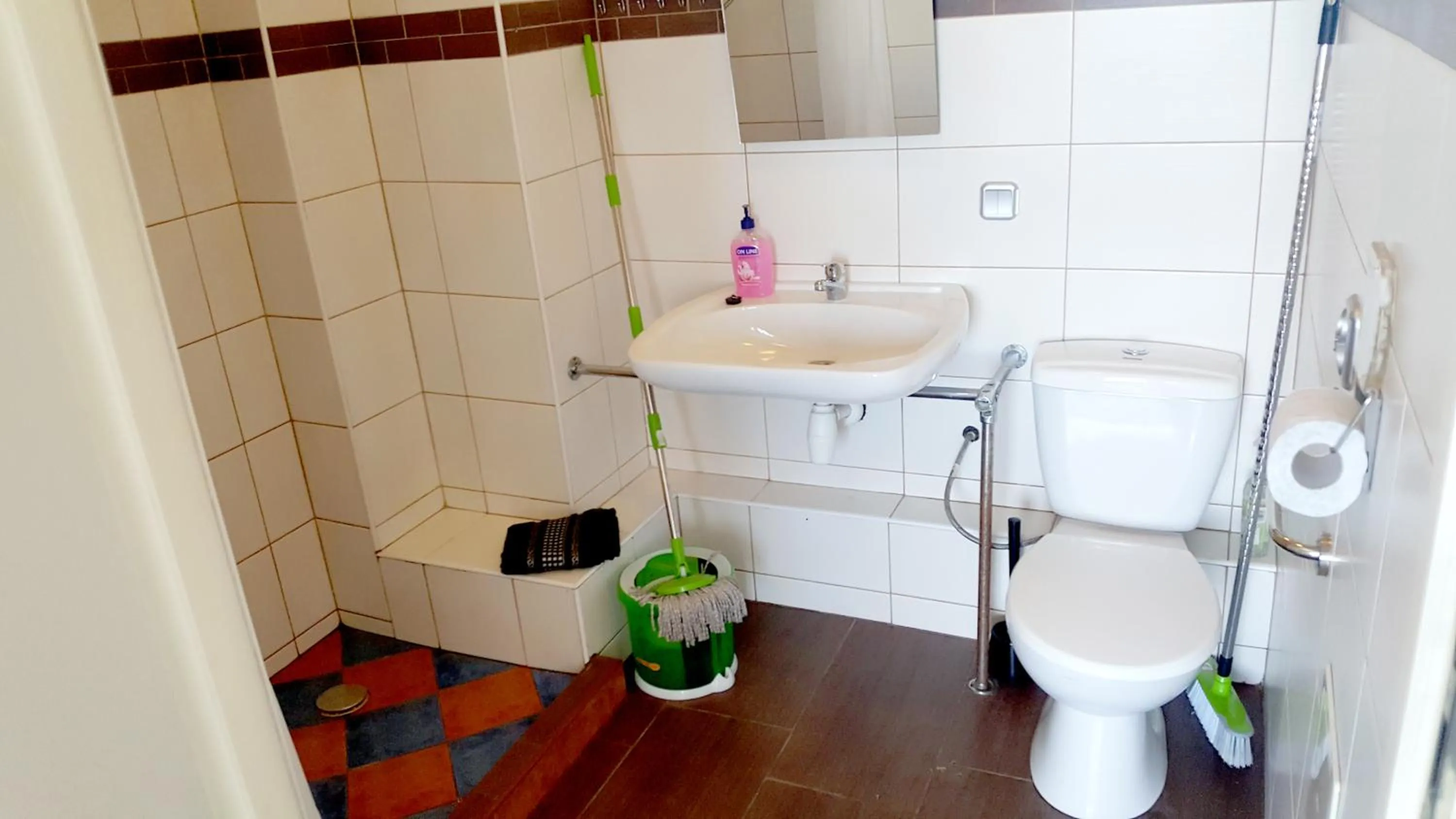 Bathroom in Walk distance to mokotow business park